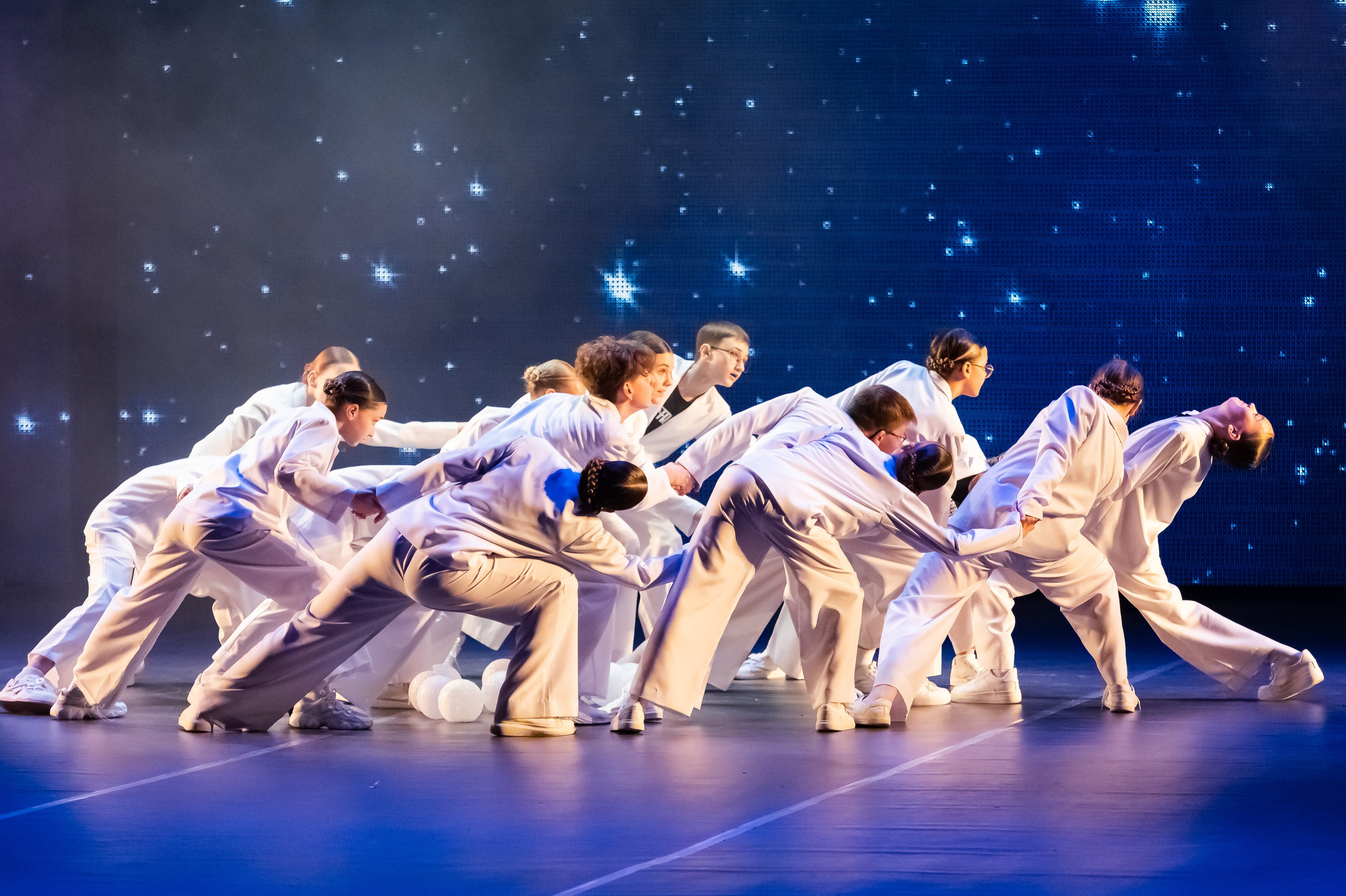 Концерт «Пространные танцы». Репортажный, семейный и детский фотограф в Пензе и Заречном Арина Ермилова. Картины барельеф на заказ