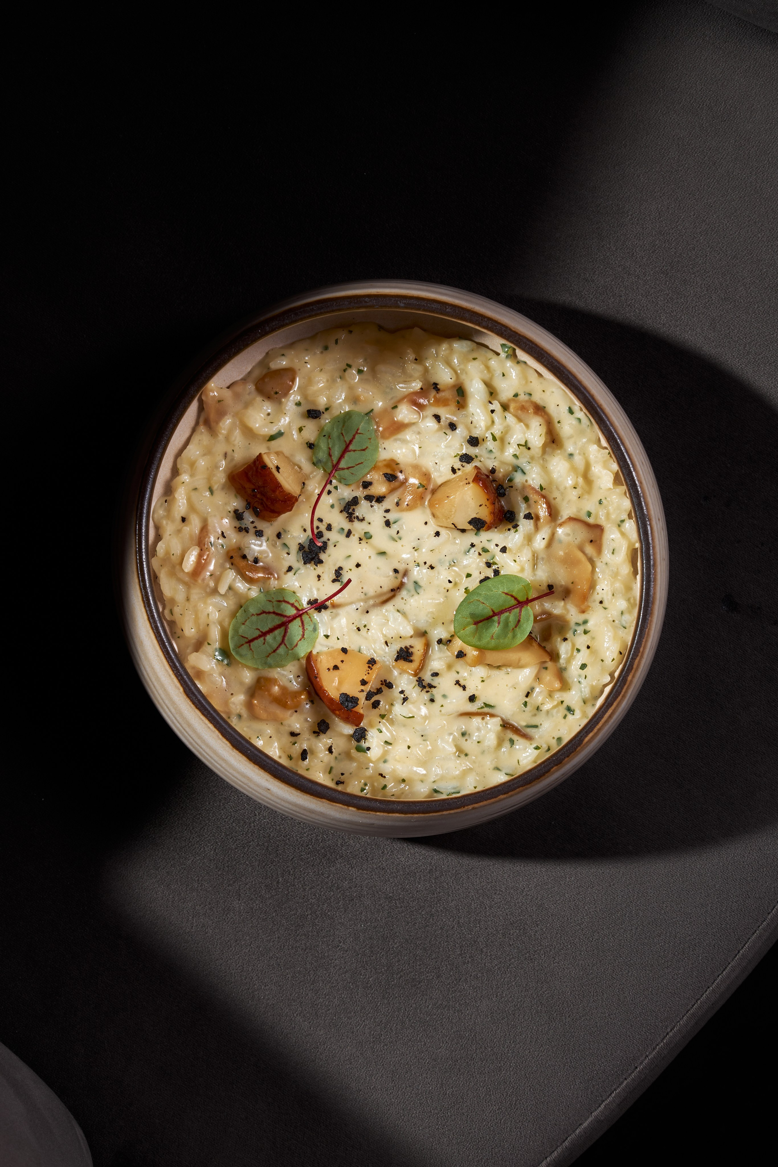 Лёгкое и освежающее блюдо, идеально подходящее для летнего дня — оно подарит вам прохладу и свежесть