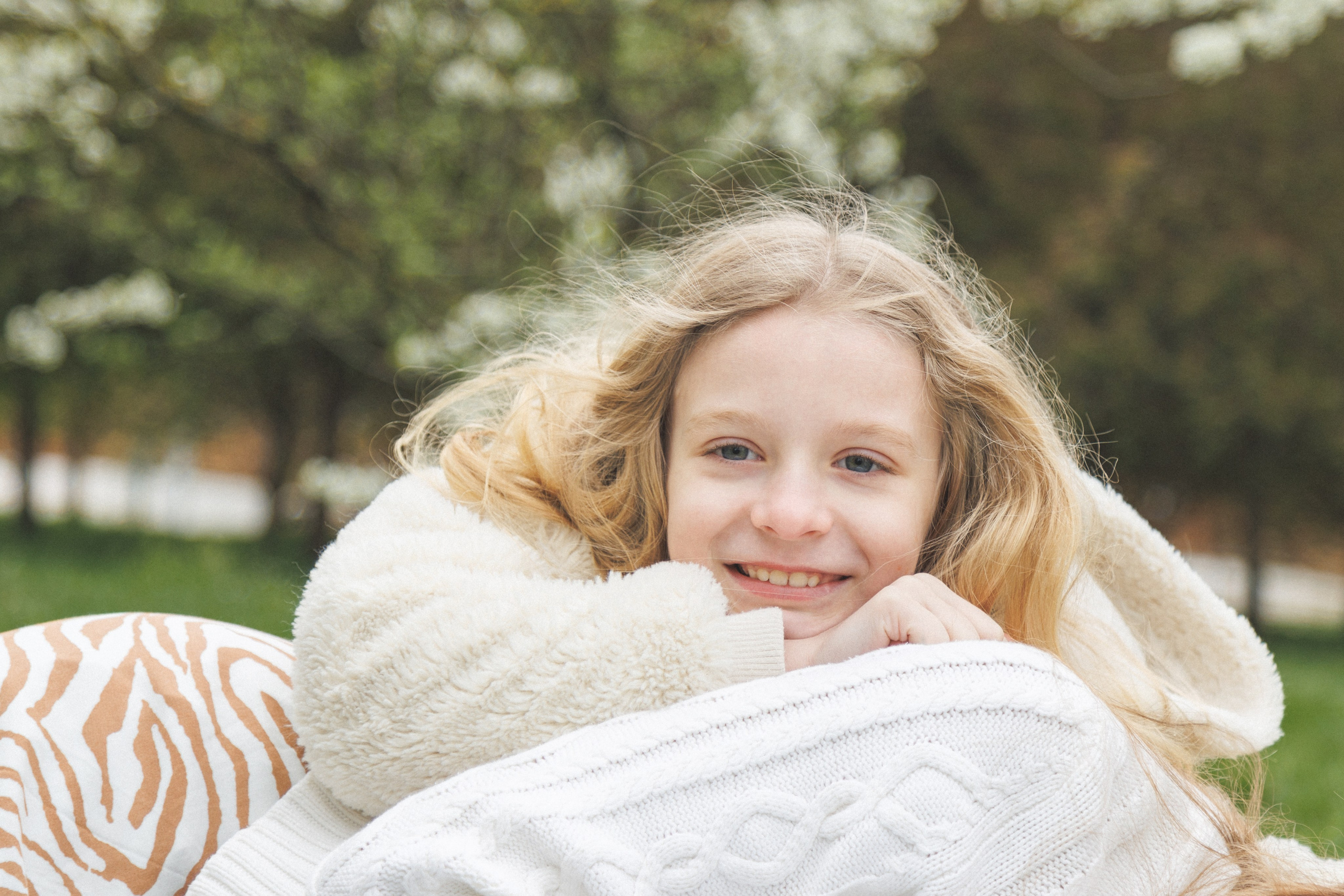 Семейная фотосессия в цветении Москва. Семейный фотограф в Москве Влада Лунина