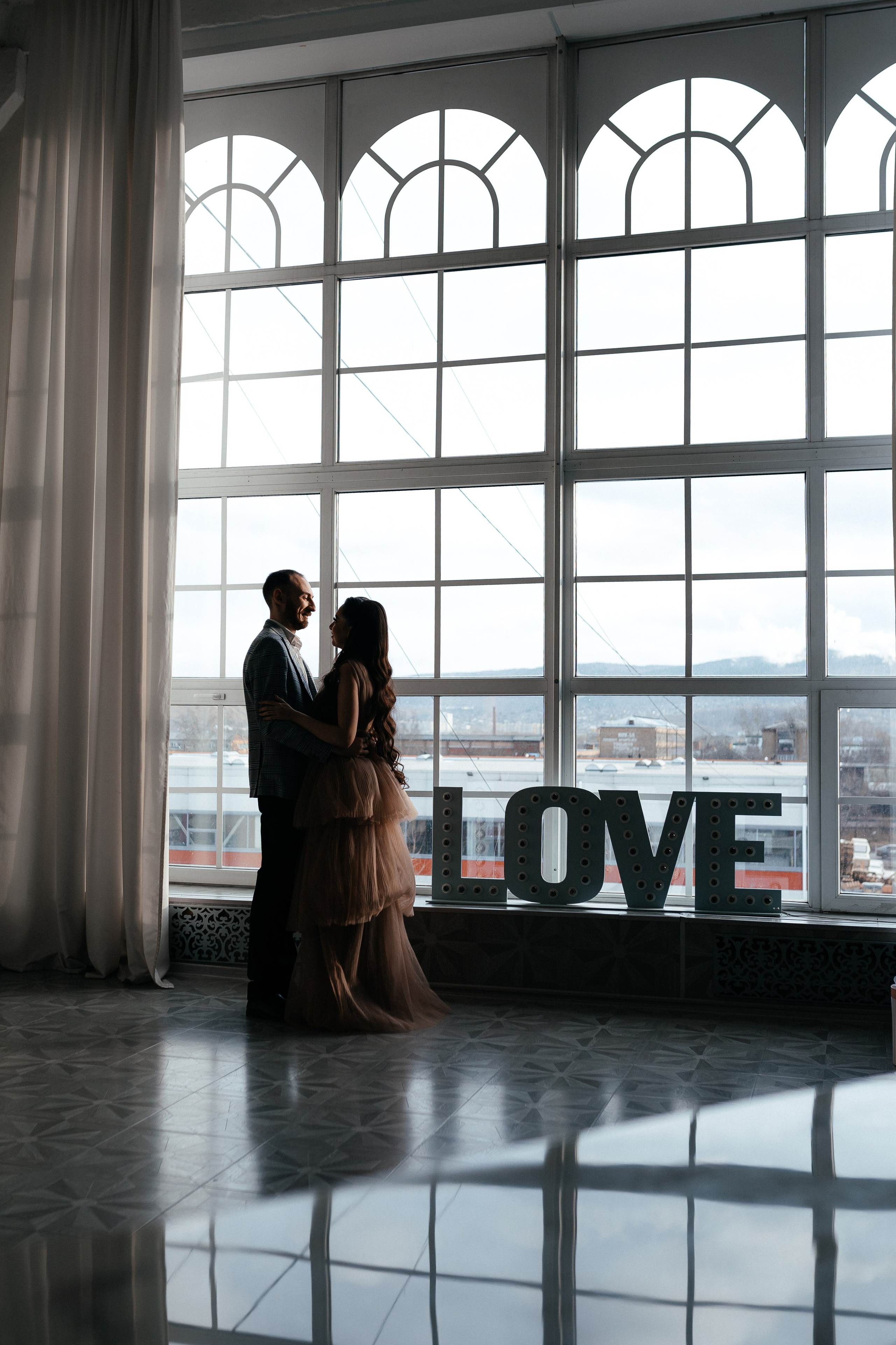 Свадебная фотосессия в студии. Фотограф Ким Наталья в Красноярске