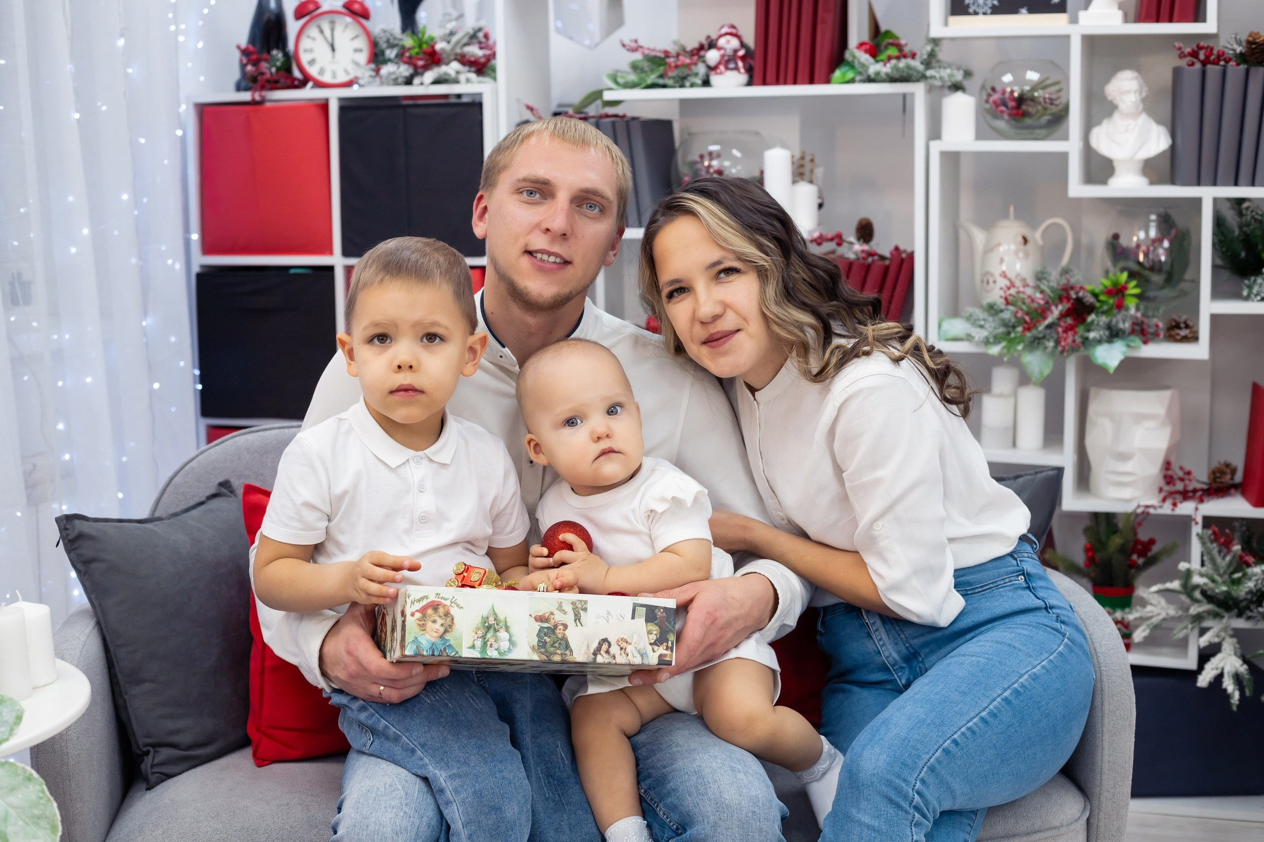 © Фотостудия "Олеся". Все права защищены. "Любое использование или копирование материалов или элементов дизайна сайта допускается только с разрешения правообладателя и со ссылкой на источник".