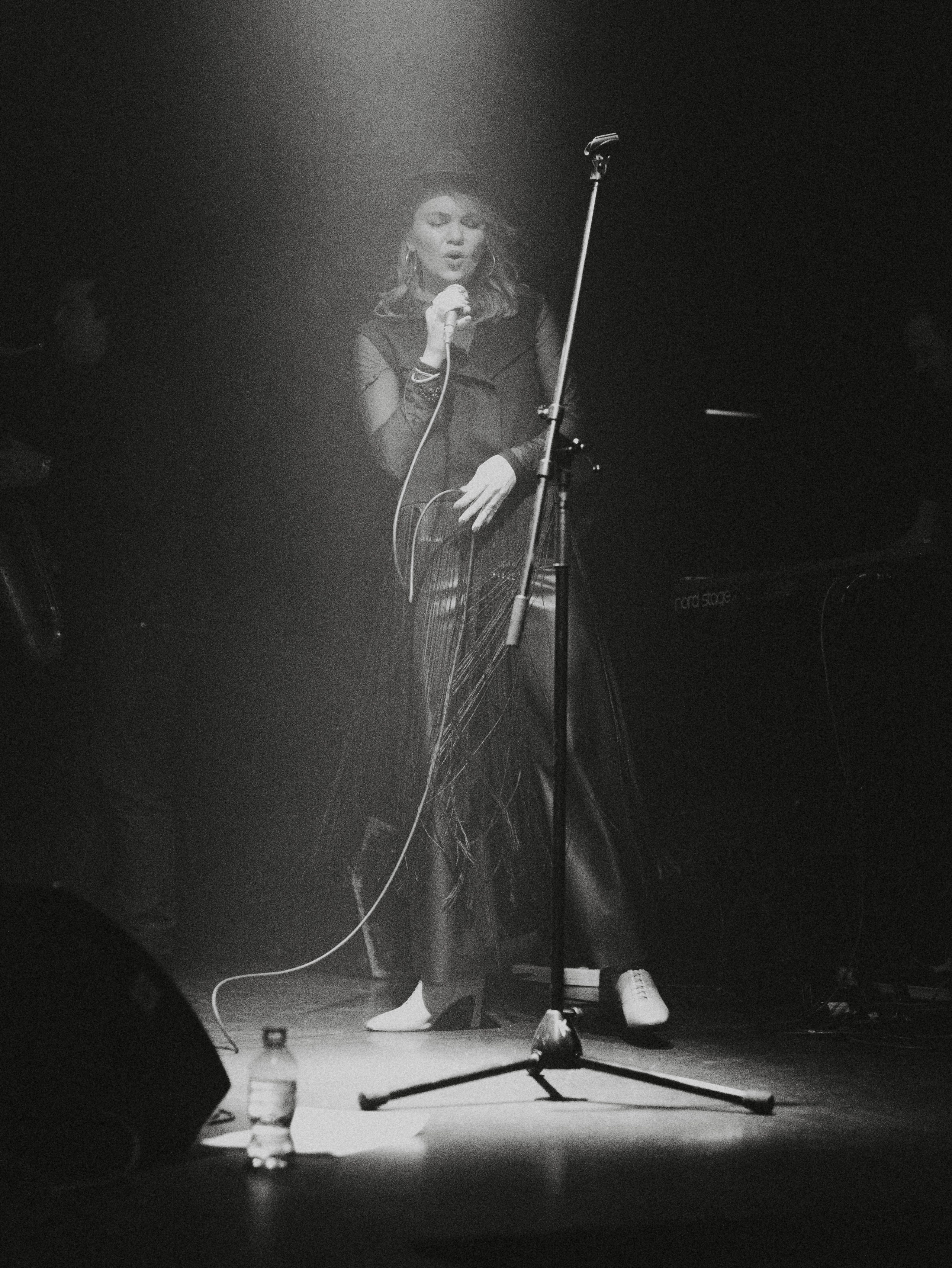 Концерт 18.02.22 Саша Алмазова Клуб Космонавт. Фотограф в Санкт-Петербурге Мария Мельникова