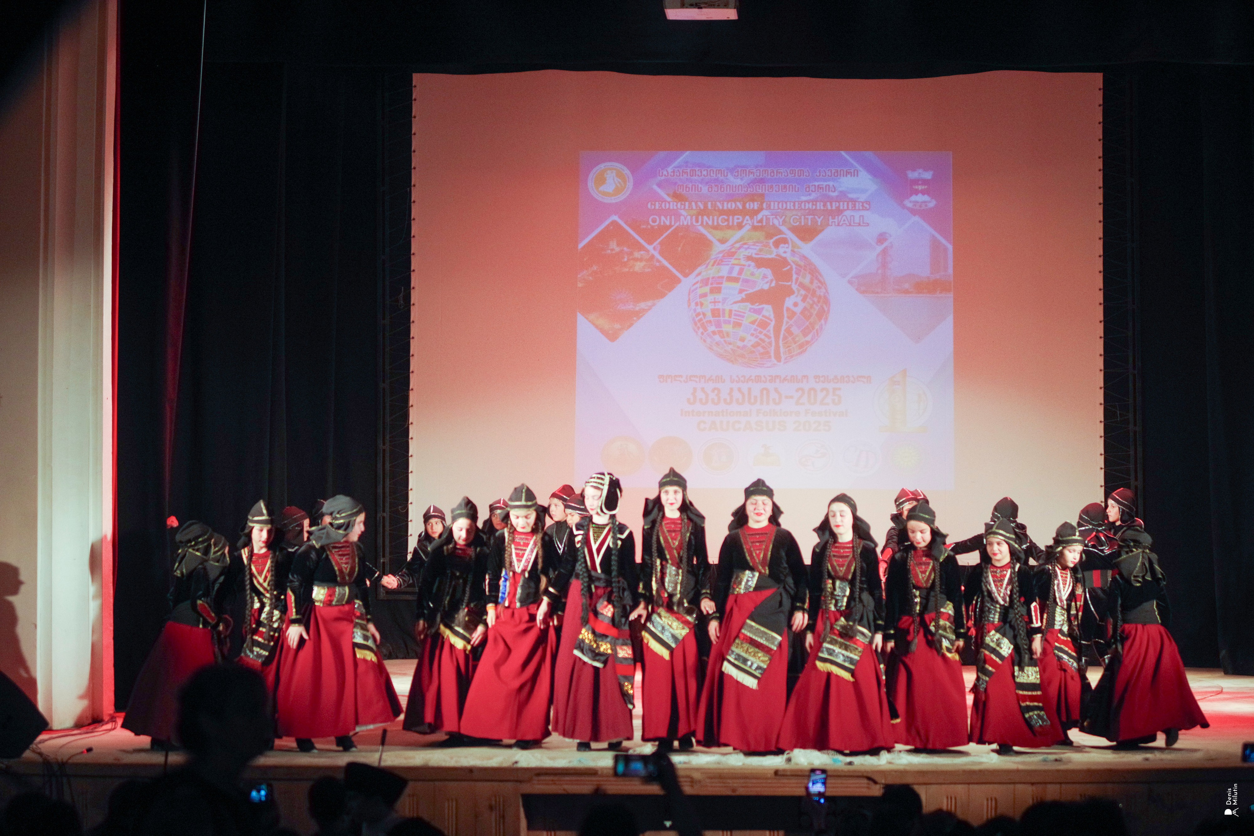 Танцы в прекрасном Они. Портретный фотограф Денис Милютин