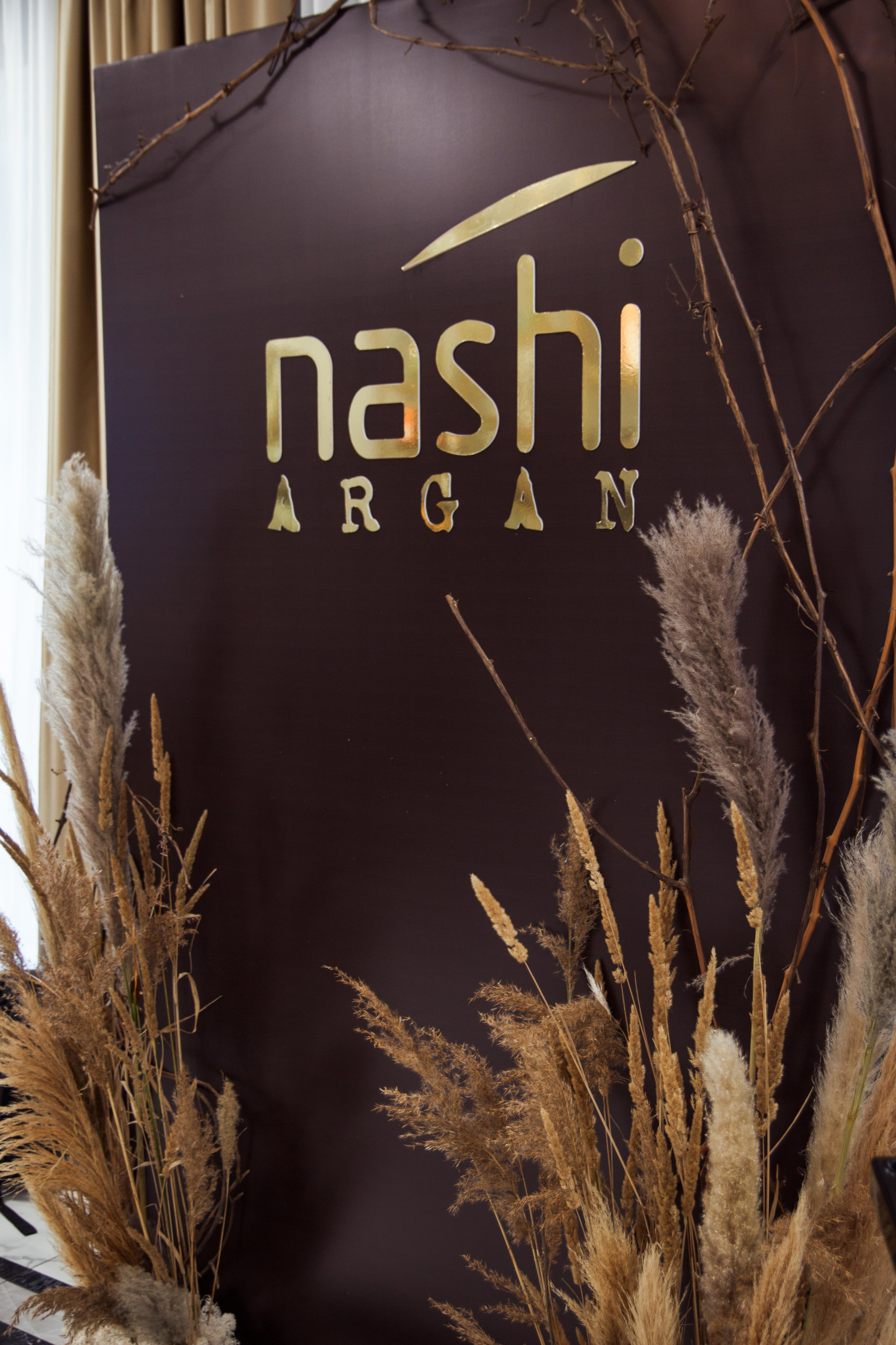 Презентация бренда Nashi 2022. Ксения Почтарь. Декоратор и флорист, город Владивосток