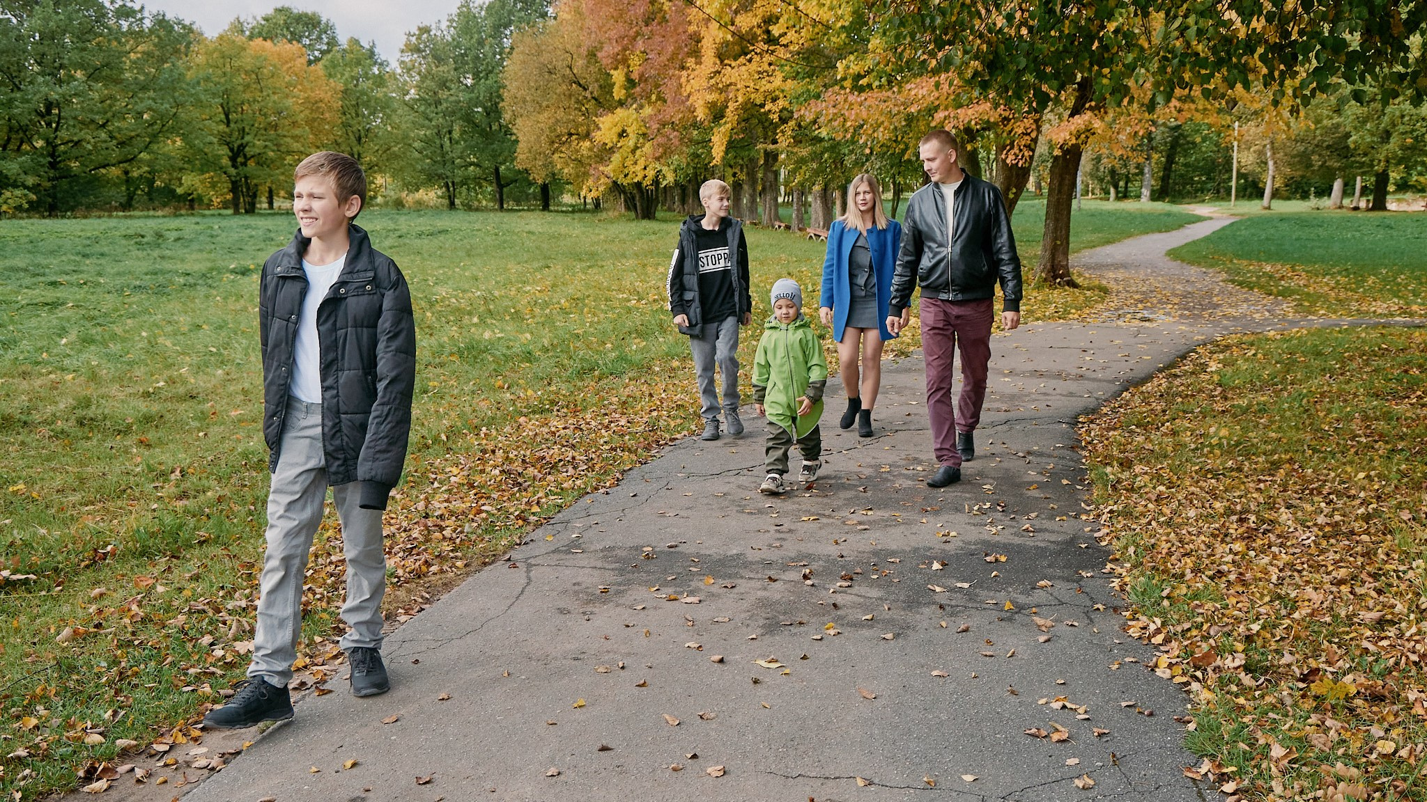 Прогулка с семьёй Виктора и Екатерины. Свадебный и семейный фотограф в г. Волхов Алексей Кочерыжкин