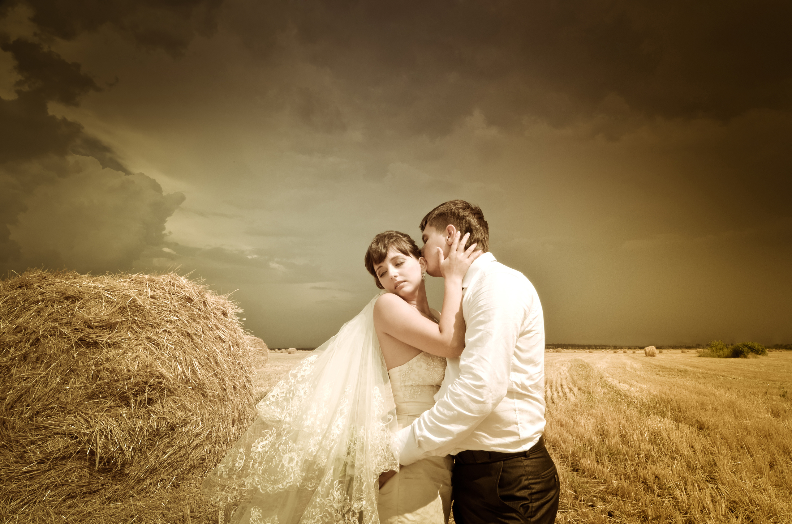 Страстная свадебная фотография.