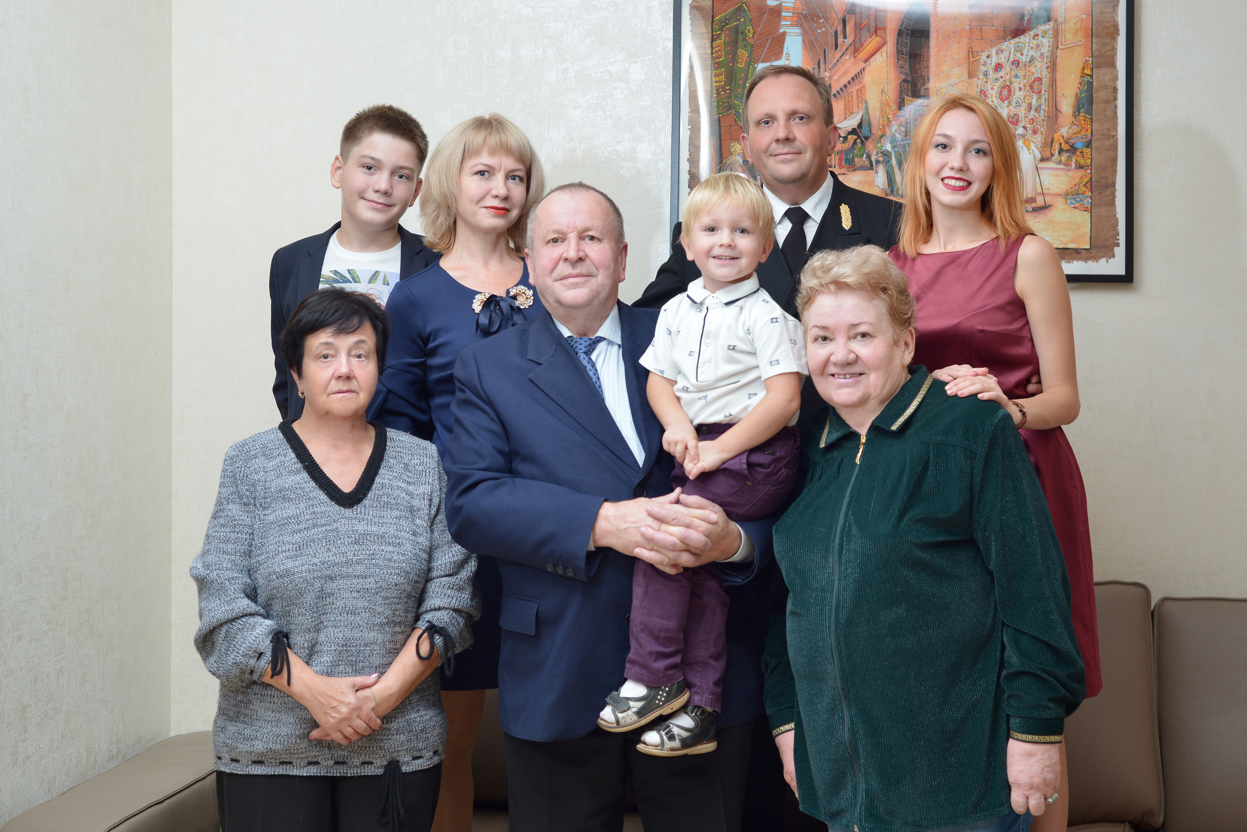 Семейный портрет дома, пригласить фотографа на дом.