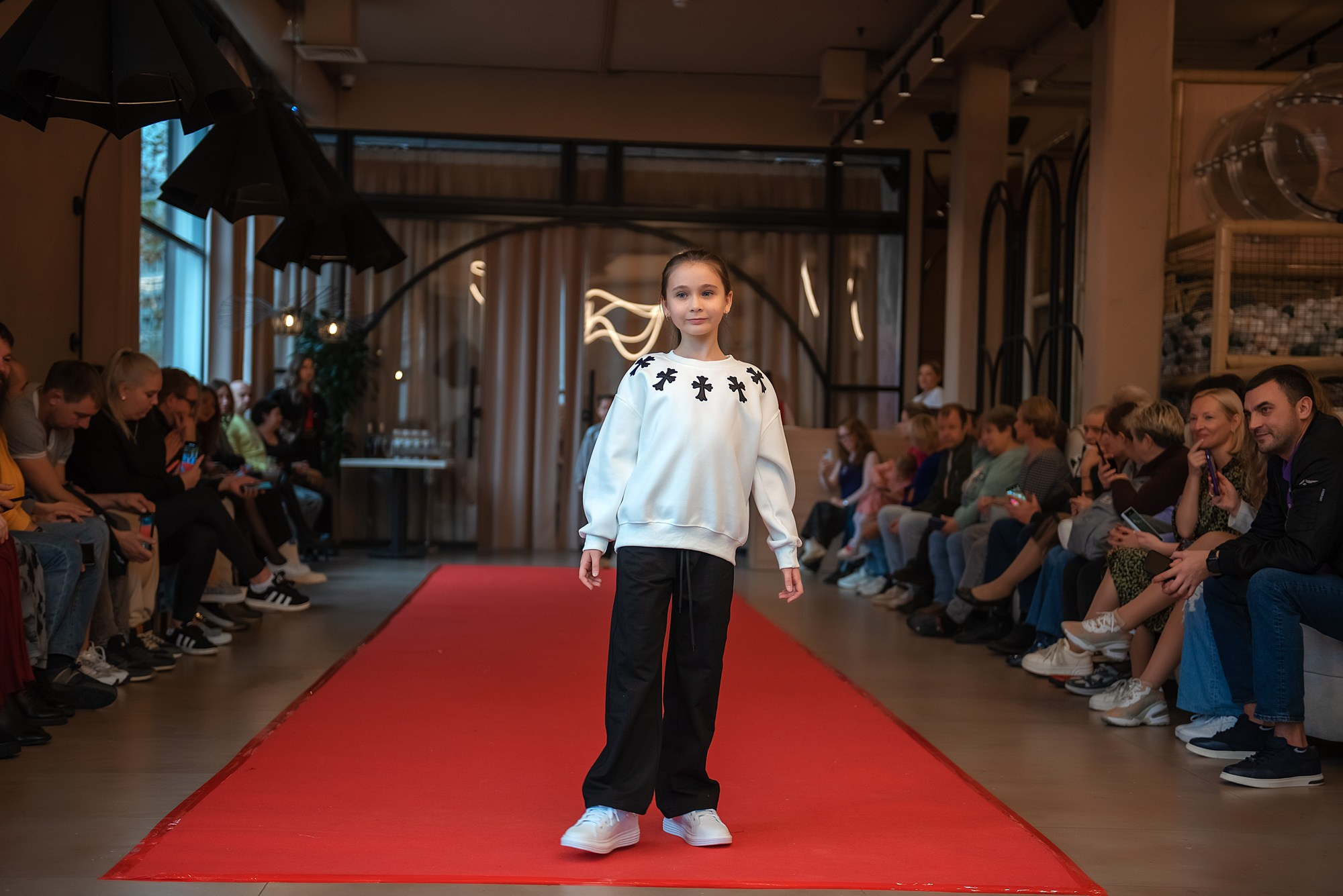 HAPPYkids дефиле в день мамы. Семейный и коммерческий фотограф в Сочи Александр Бодунов