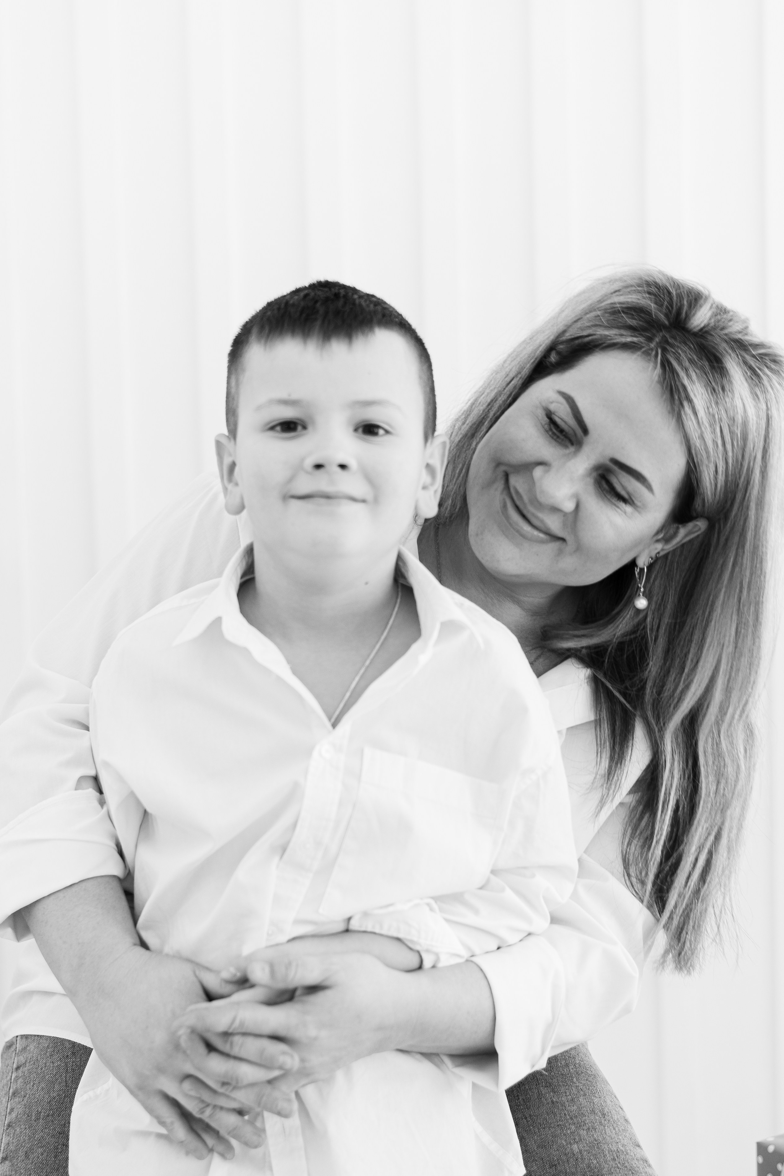 Оксана с семьей. Студийная съемка. Екатерина Бикбаева фотограф, видеограф, медиа-продюсер