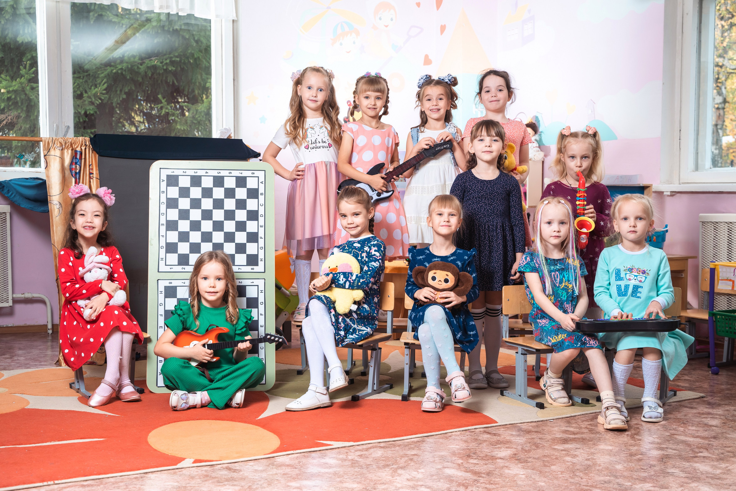 Фотографии выпускников детского сада. Выпускные альбомы Нижнекамск Набережные Челны Фотостудия Небо