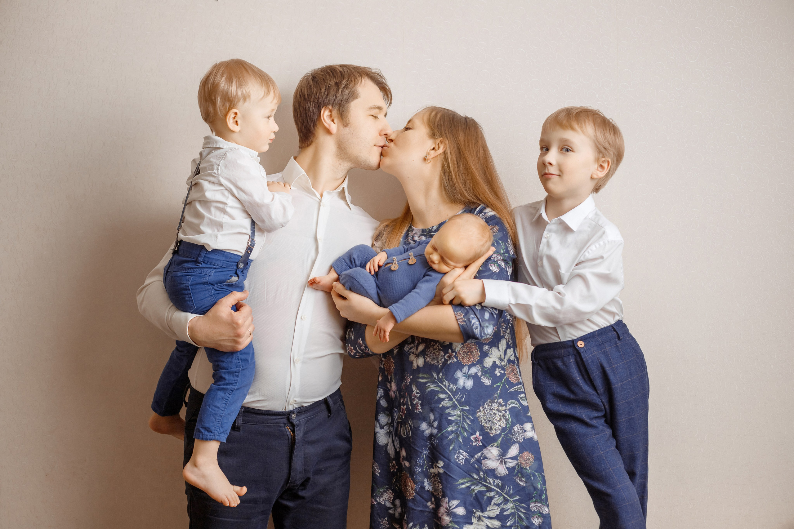 Семейные кадры (Классика). Детский, семейный и фотограф новорождённых в Ярославле Анна Салова