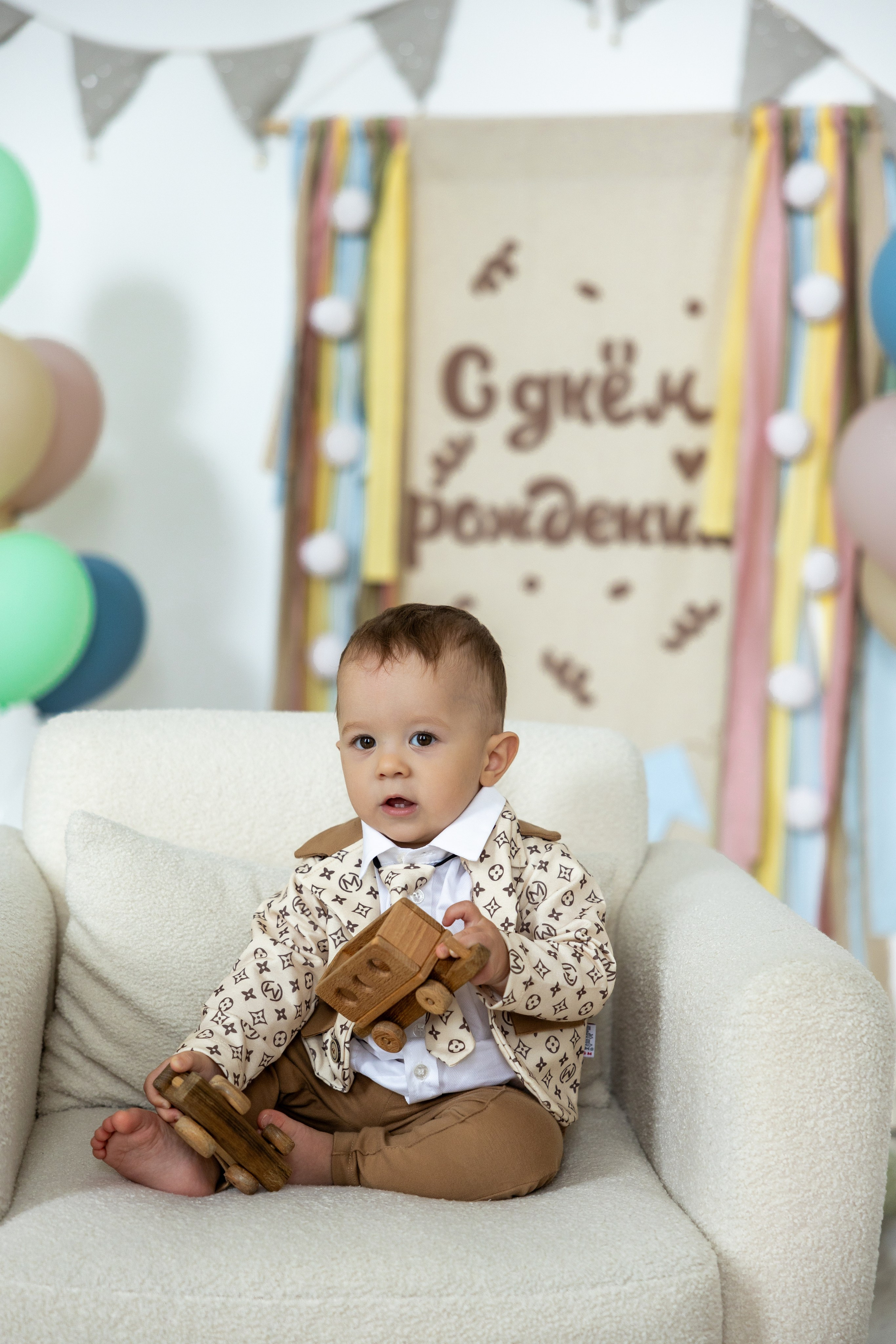 Эмиль 1 годик. Kharchenkotatianaweddingphoto