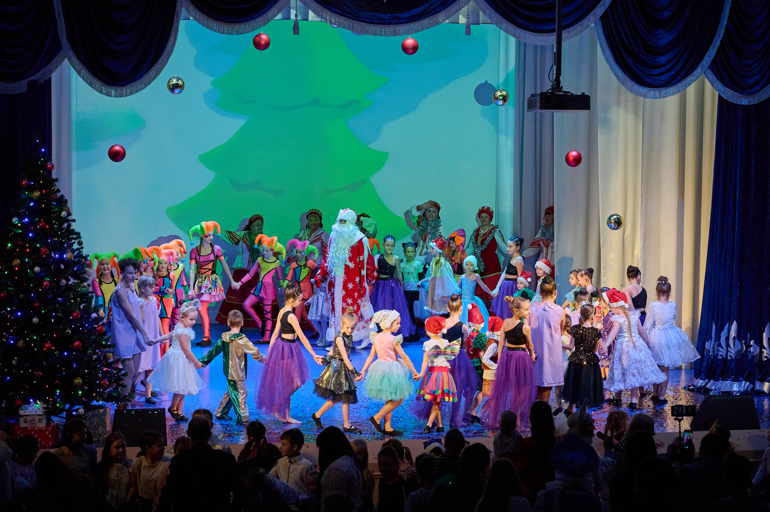 Концерт в ДК Марьина роща. Жизнь курорта Кабардинка в фотографиях