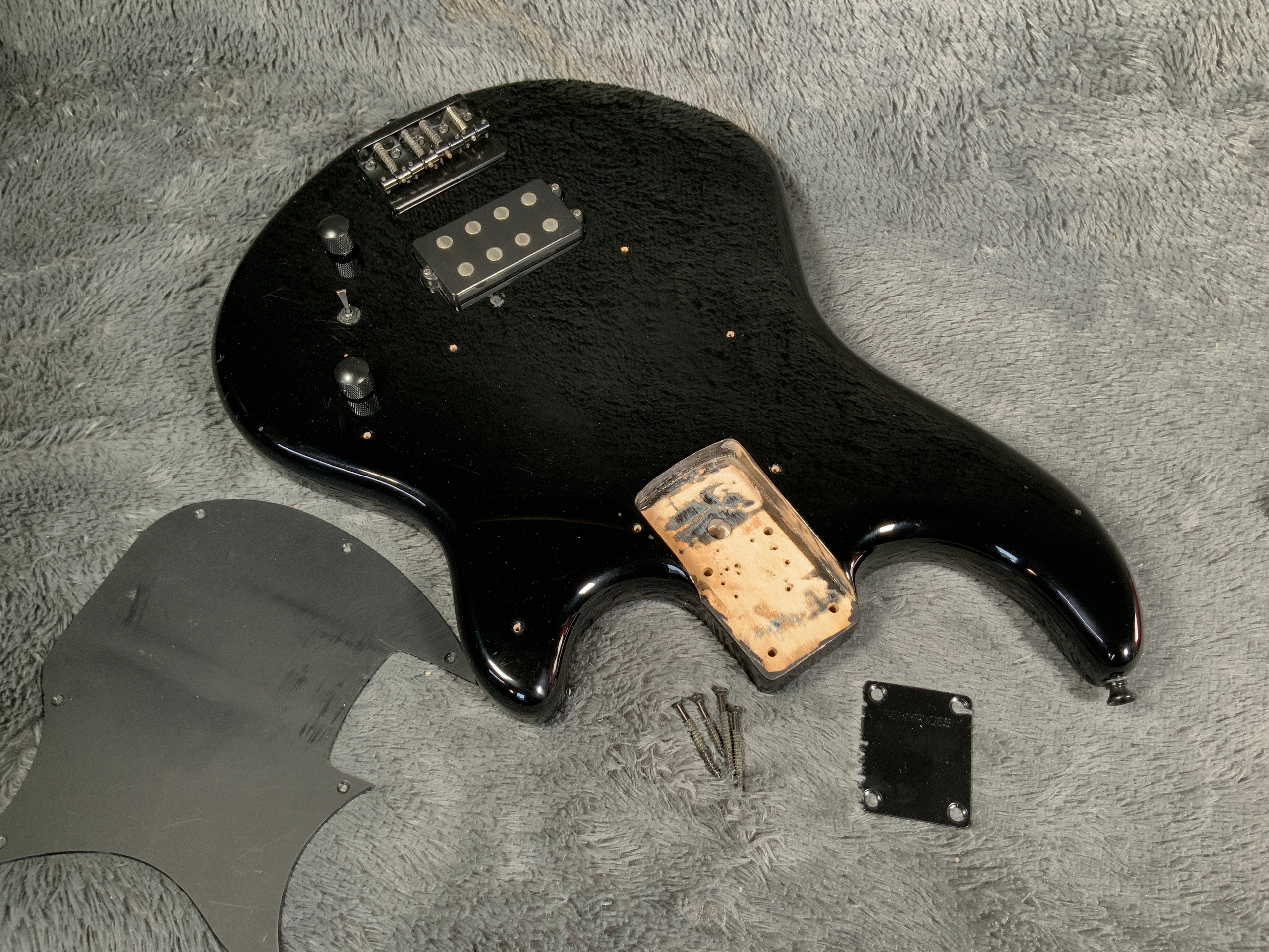 Fernandes Atlas Bass. Гитары