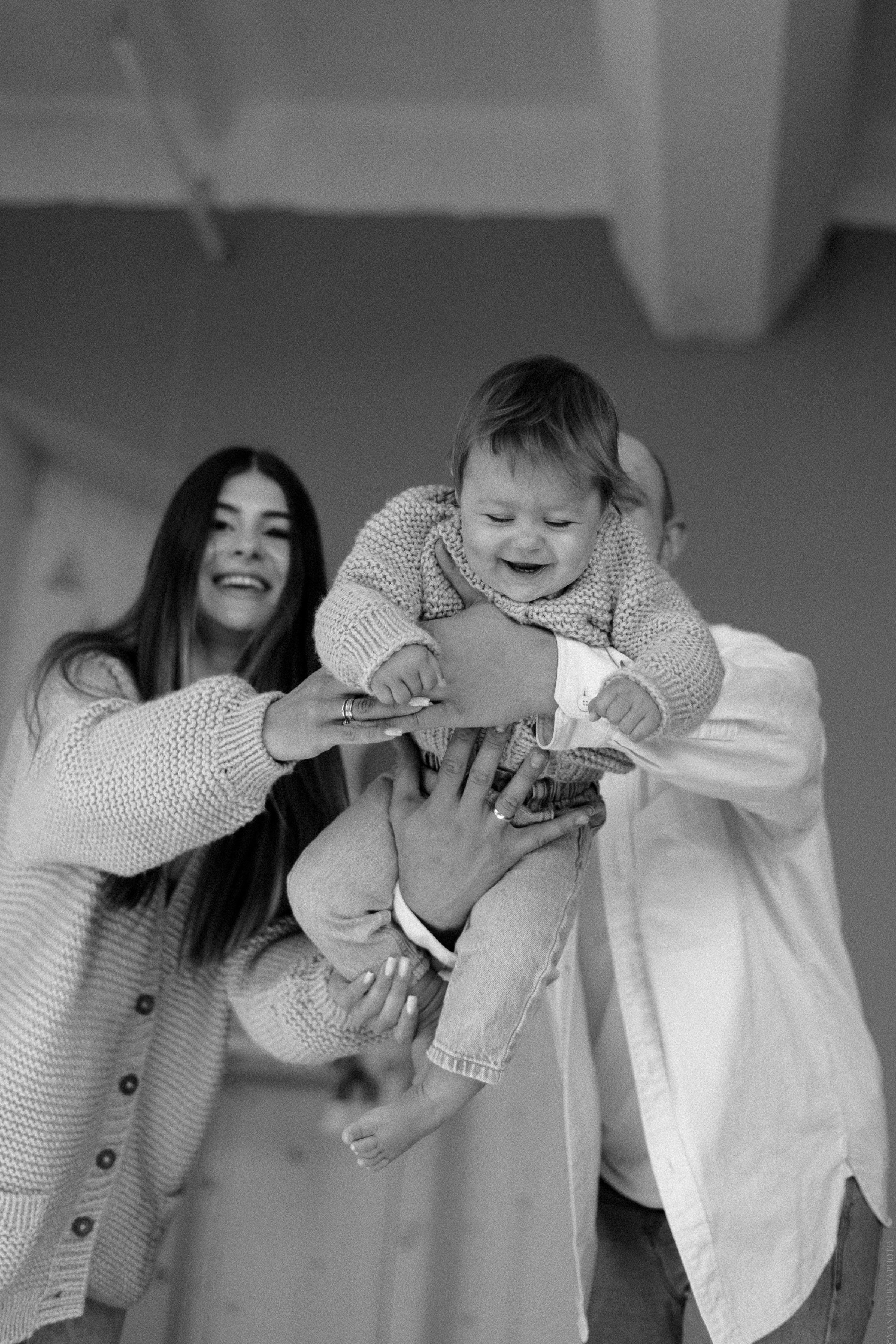 Ваша первая семейная фотосессия. Свадебный и контент- фотограф в Тольятти, Самаре, Москве Яна Уруева