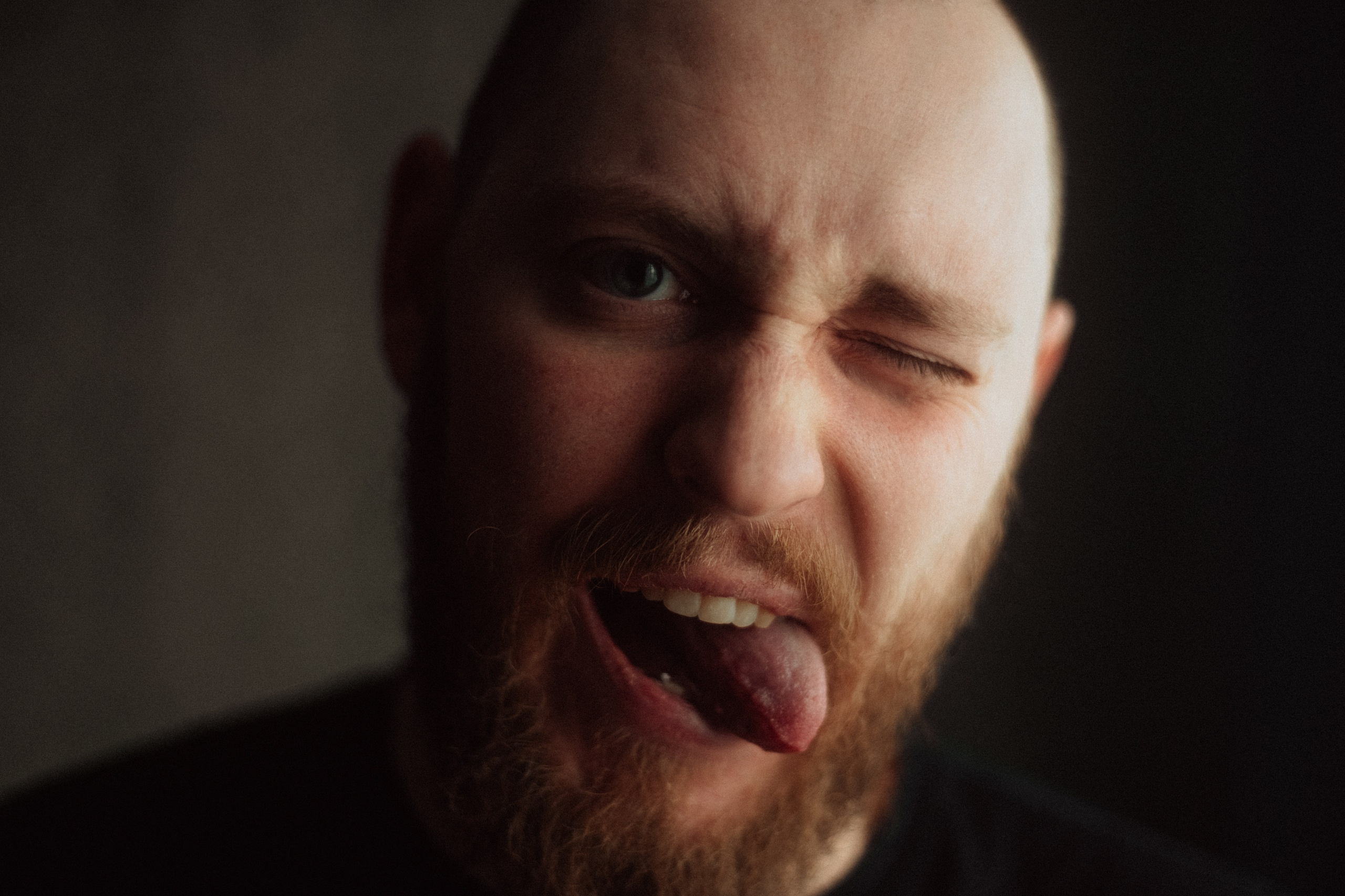 Портретная фотосессия в квартире, автопортрет