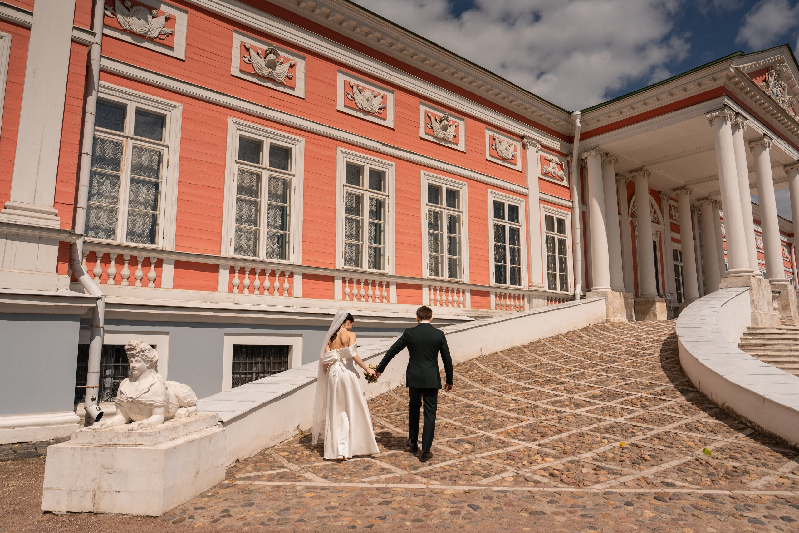Влад и Илина в Кусково. Свадебный фотограф в Москве Анна Полушина