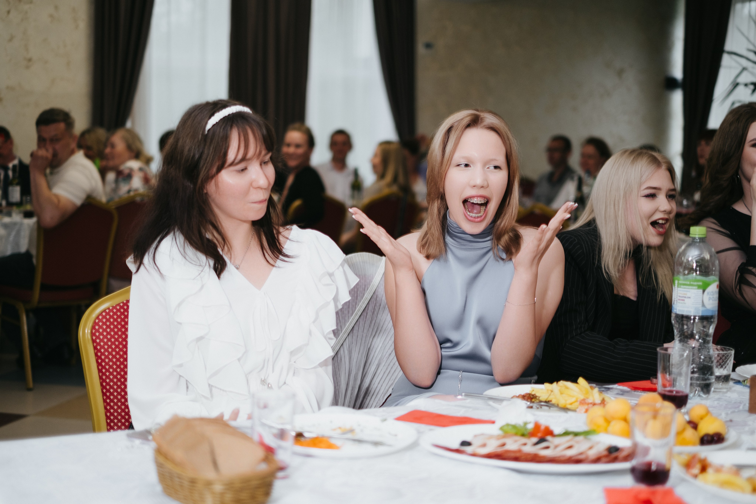 Выпускной 11 класс школы № 30. Свадебный и репортажной фотограф Денис Ожигин в Краснодаре и Краснодарском крае