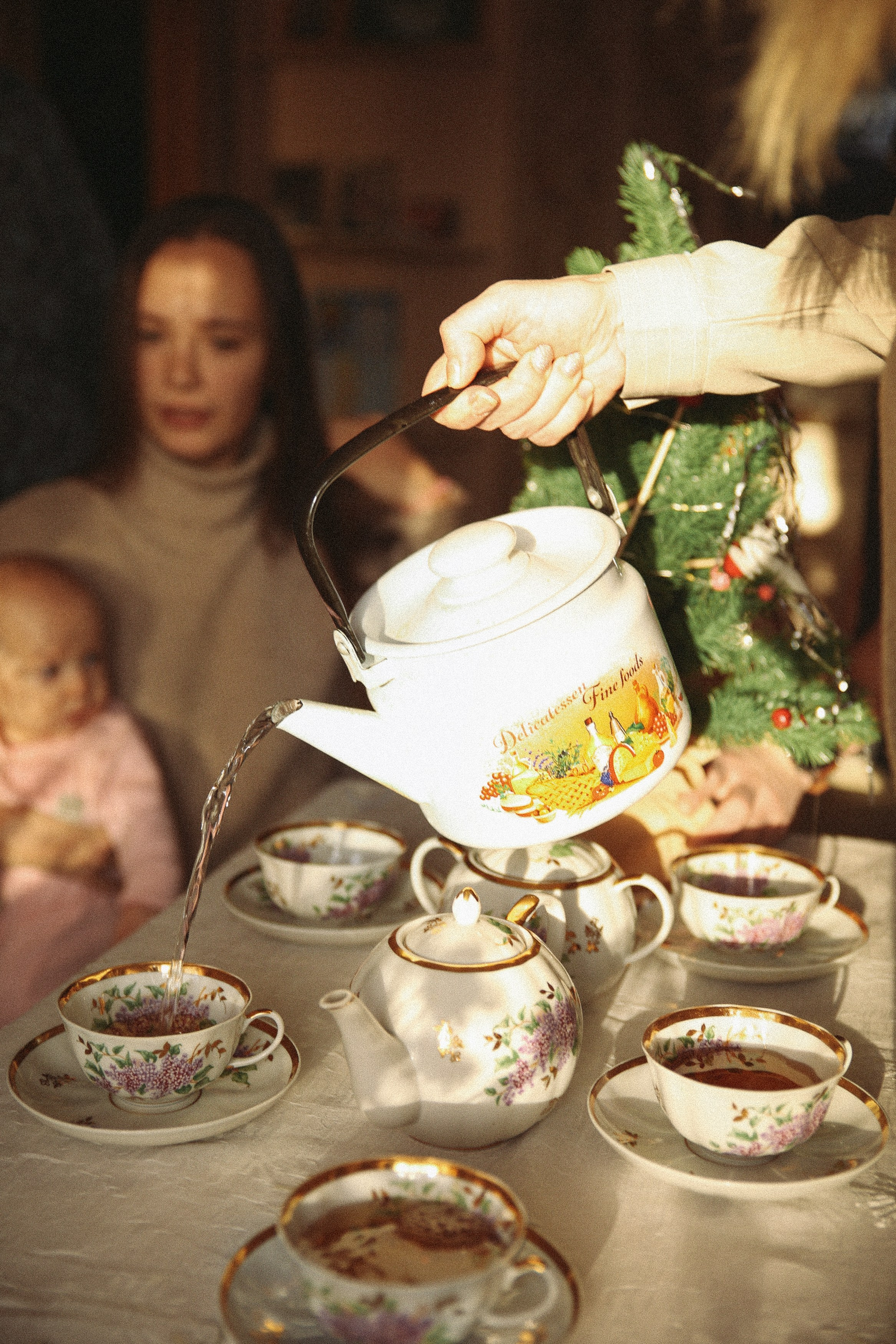 Семейная фотосессия домашняя фотосессия бабушка в гостях у бабушки. Фотограф Владимир Москва