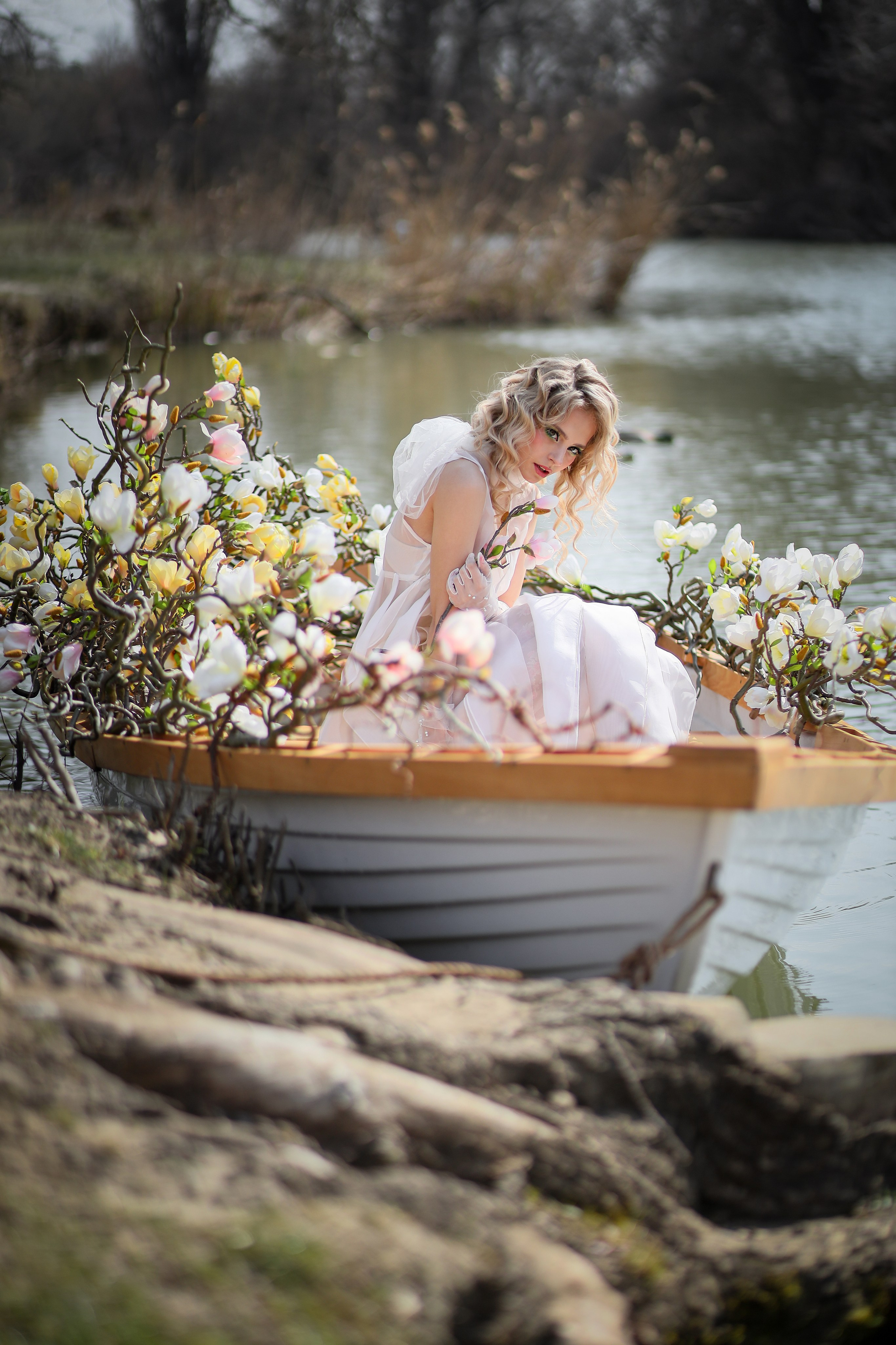 фотосессия в лодке на реке