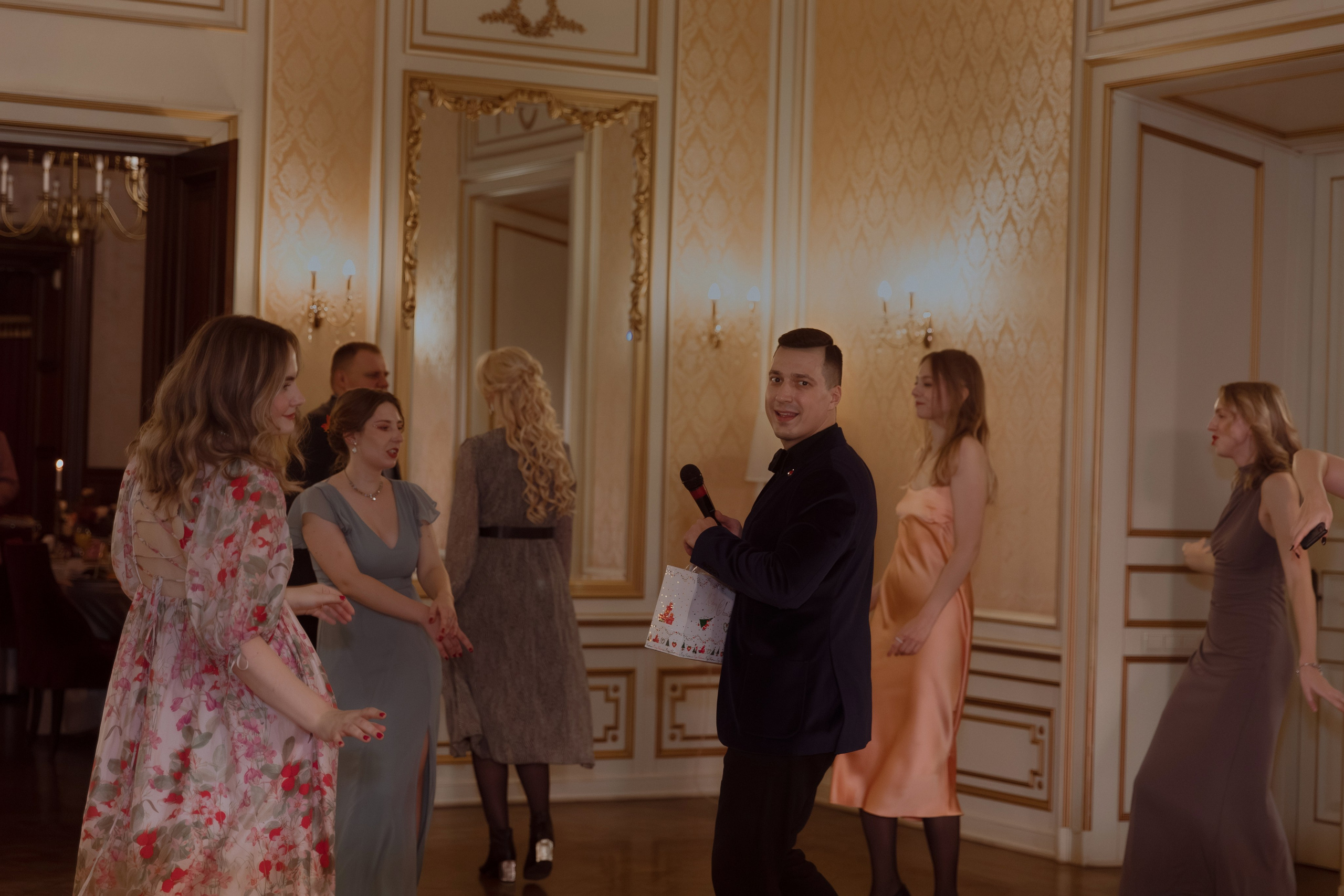 Welcome back to your own dinner party. Фотограф Лия Козловская Минск