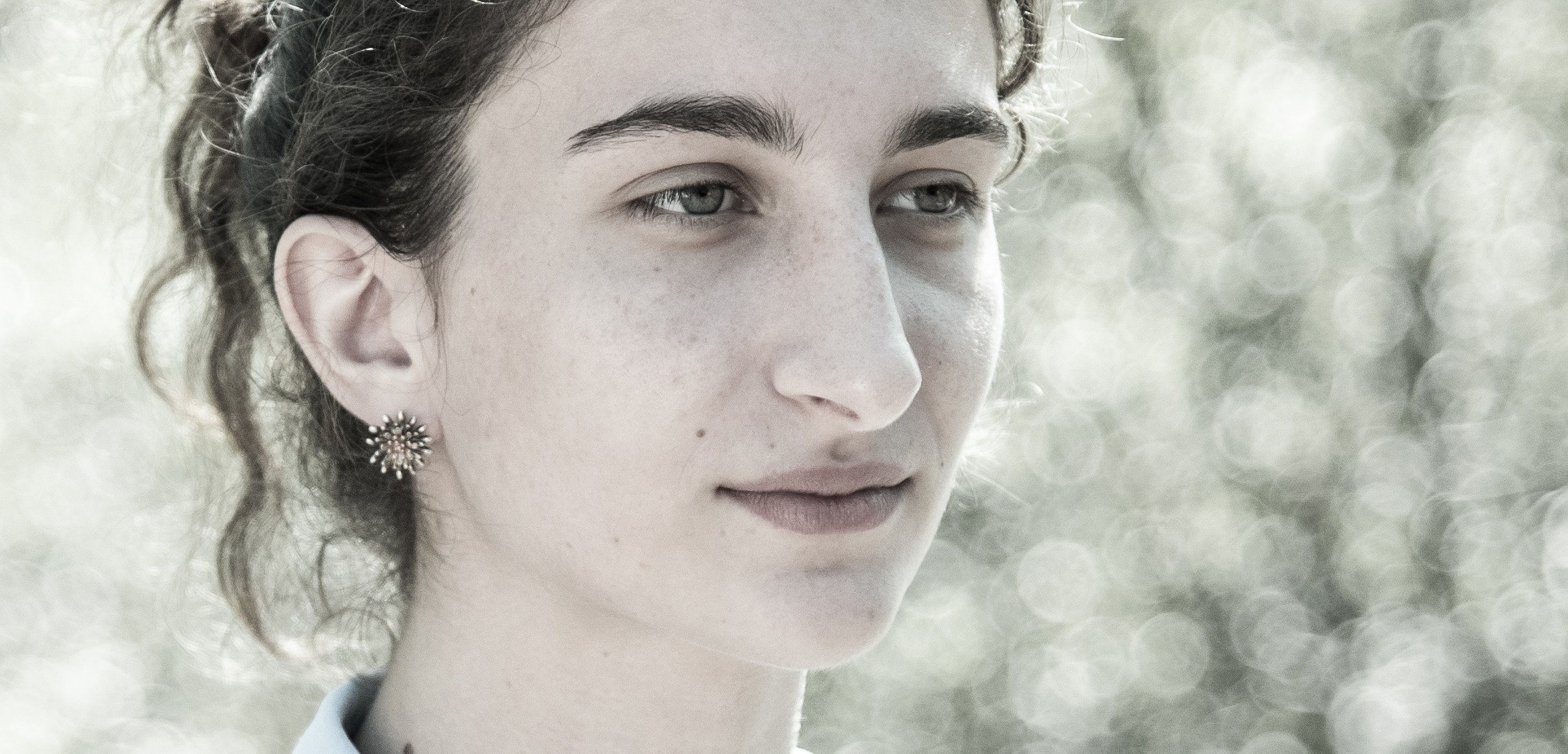 Портрет. крупный план. Кавказская девушка. Южная принцесса. Абхазка. Абхазия, Озеро Рица.