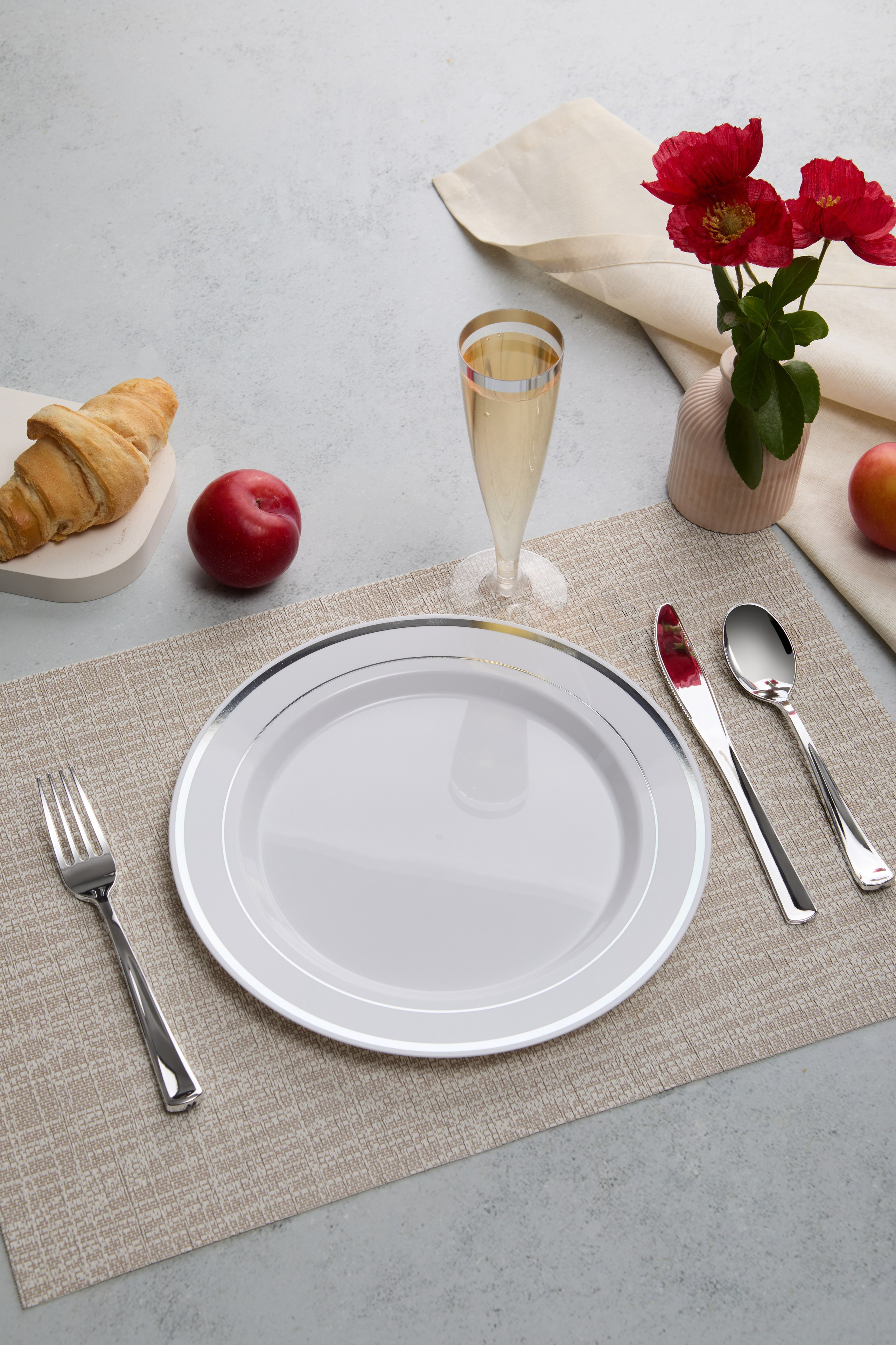 Пластиковая посуда. Сайт о предметной, имиджевой и портретной фотографии, фотограф Фил Киреев