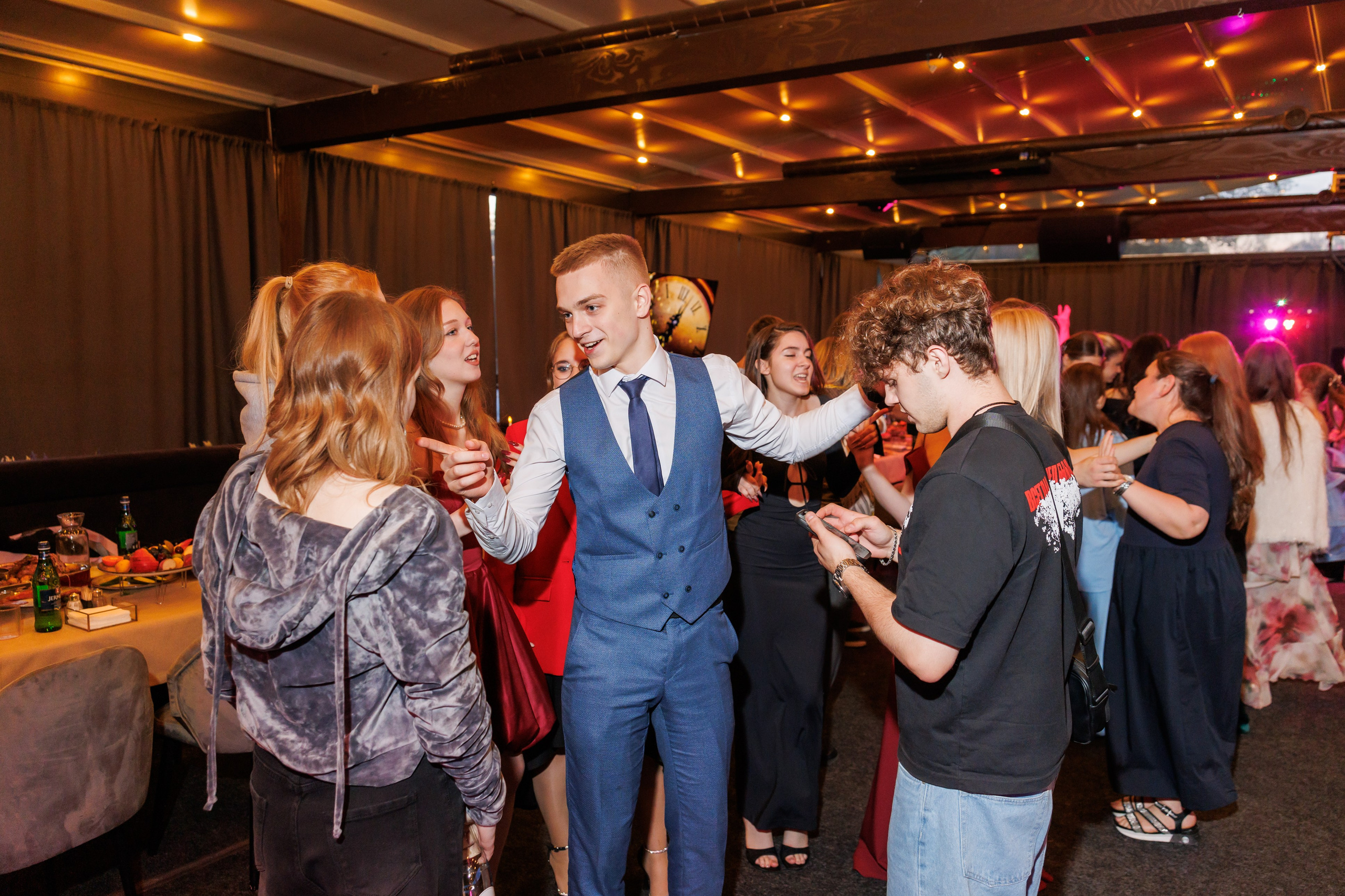 Выпускной 2025. Фотограф в Москве Дмитрий Емельянов