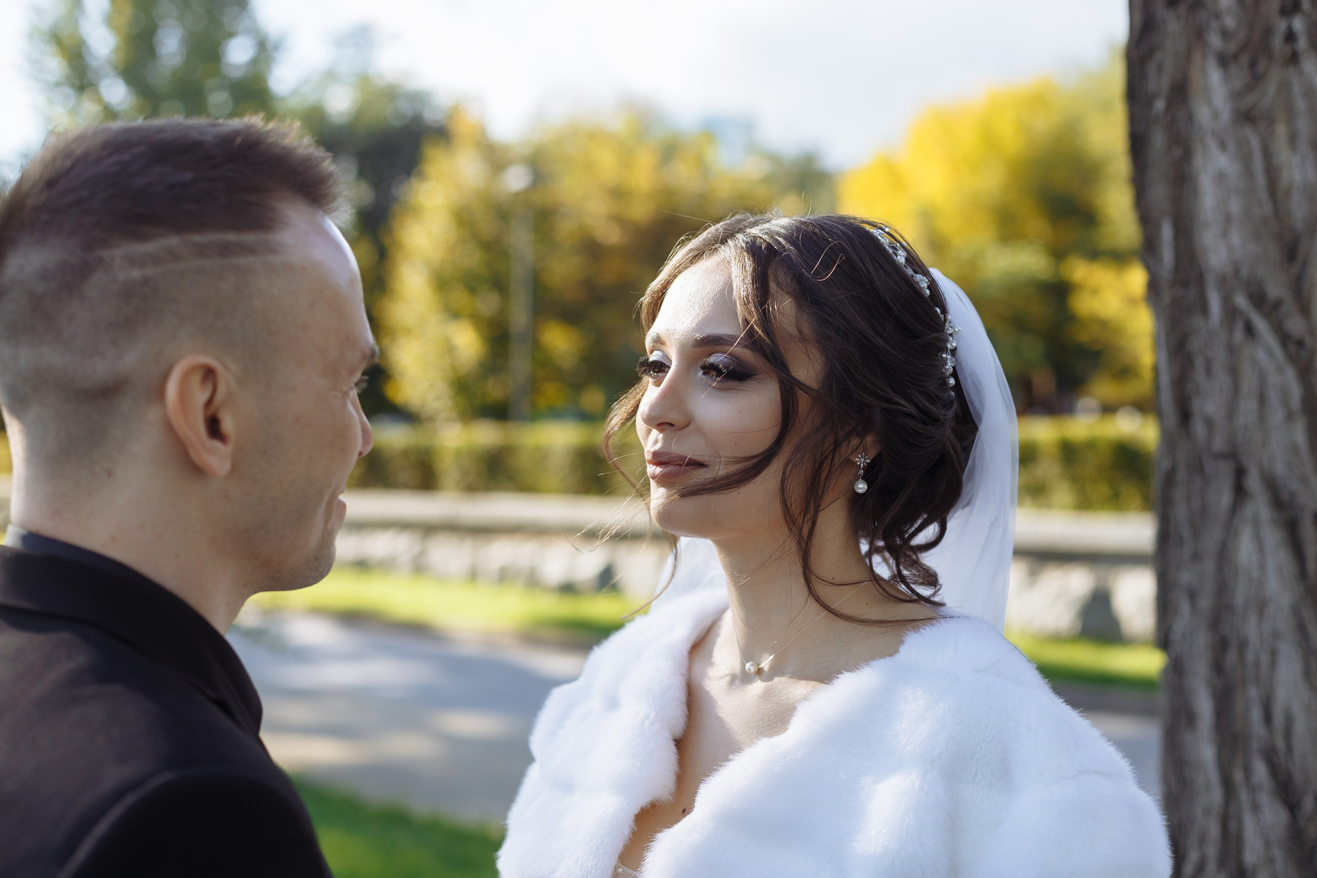 Павел, Мария — фотографии в студии и парке. Событийный фотограф Максим Бескоровайновнов