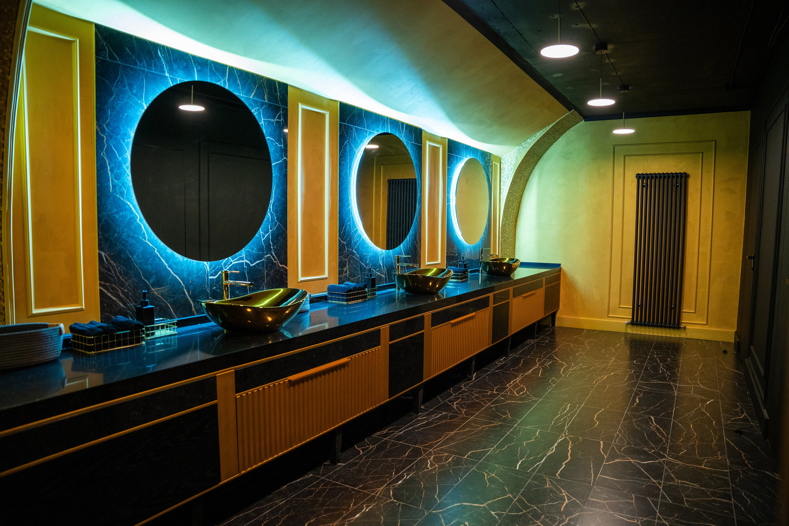 Фотосъемка интерьера стриптиз-клуба Hefner — элитный клуб Краснодара. Интерьерная фотосъемка клуба Hefner в Краснодаре — профессионально. Шедевры для Вас! Фотограф и Видеограф в Краснодаре Пахиев Руслан