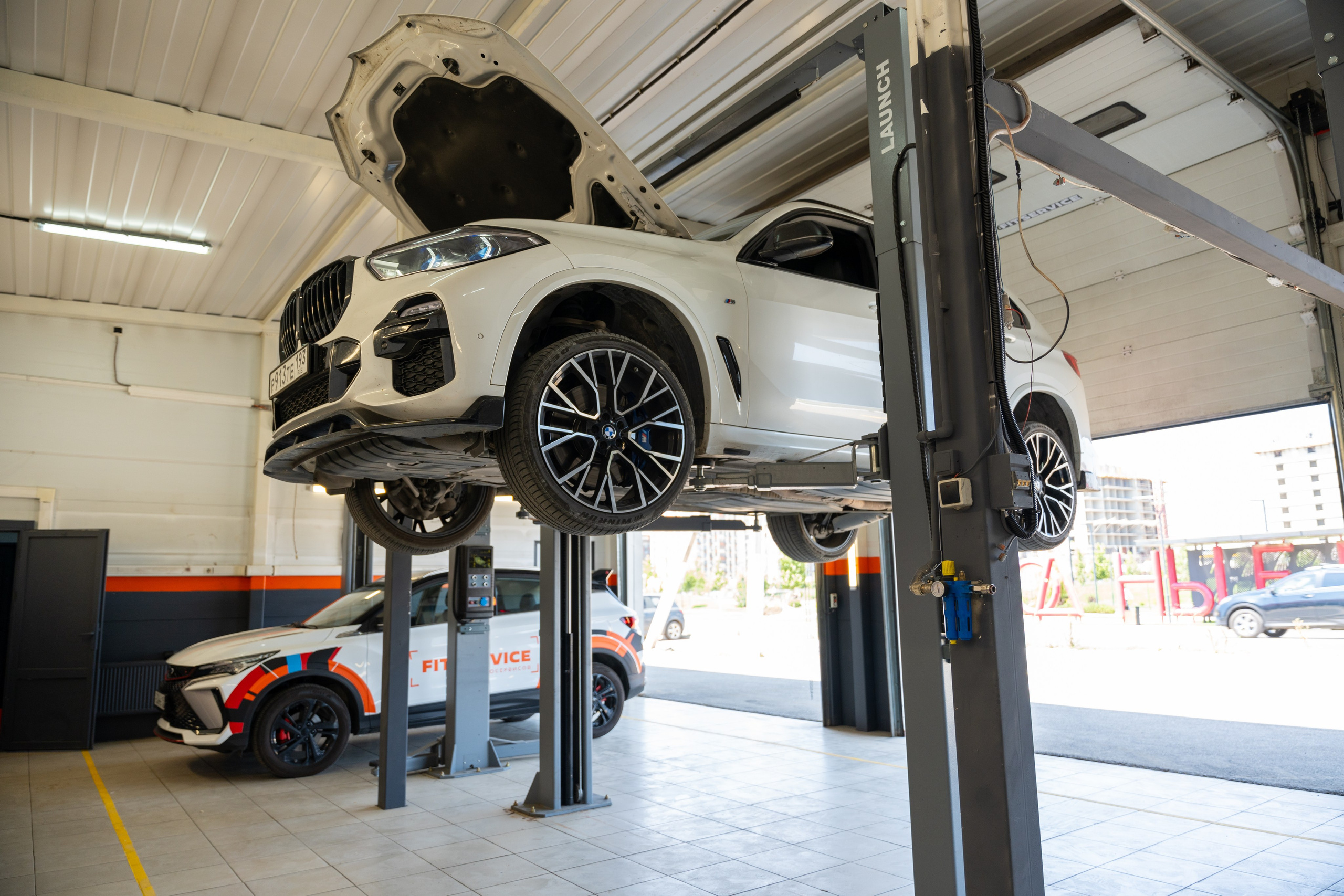 Интерьерная фотосъемка автосервиса Fit Service в Краснодаре — сеть СТО Профессиональная фотосъемка интерьера техцентра в Краснодаре. Шедевры для Вас! Фотограф и Видеограф в Краснодаре Пахиев Руслан