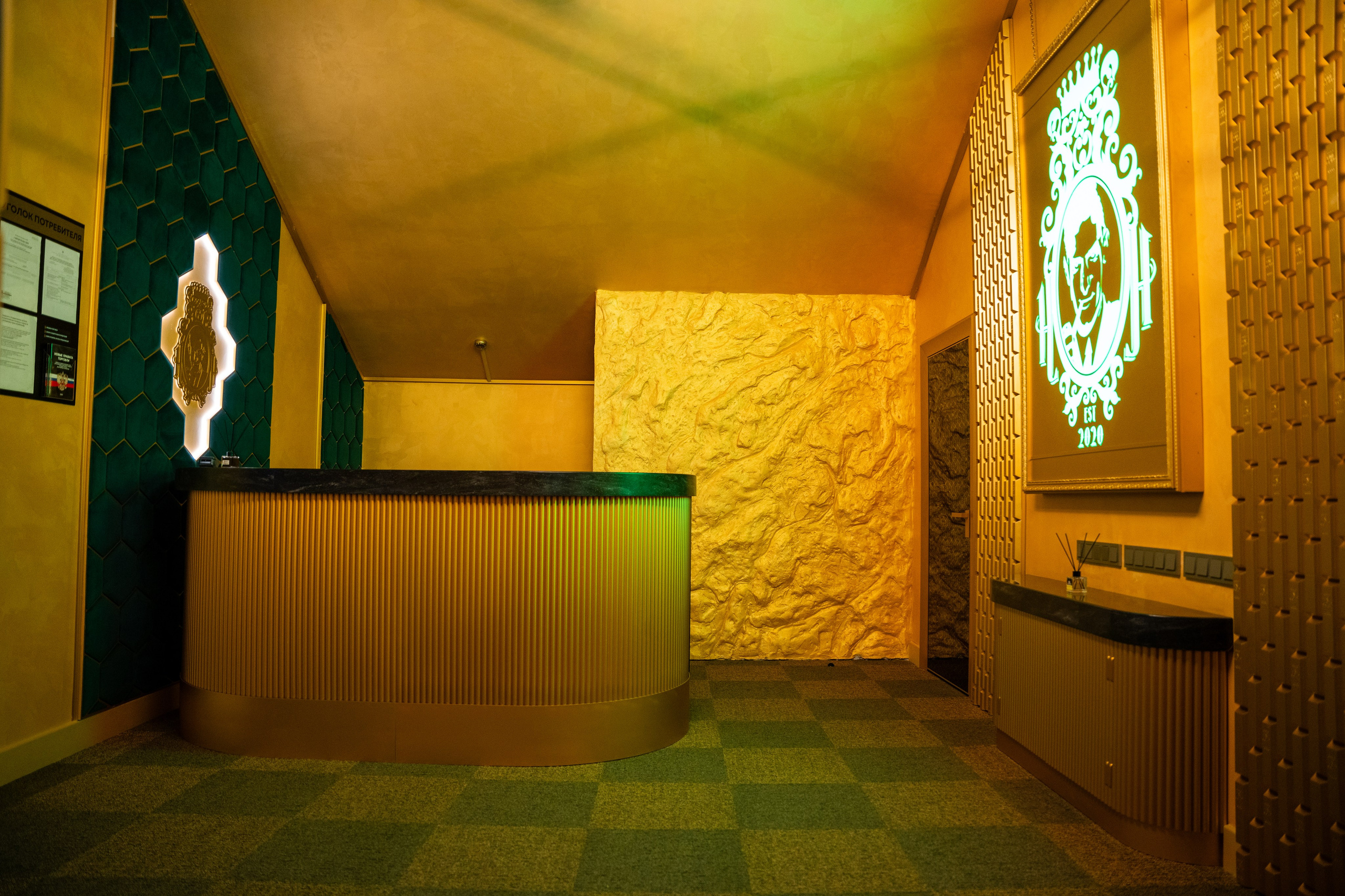 Фотосъемка интерьера стриптиз-клуба Hefner — элитный клуб Краснодара. Интерьерная фотосъемка клуба Hefner в Краснодаре — профессионально. Шедевры для Вас! Фотограф и Видеограф в Краснодаре Пахиев Руслан