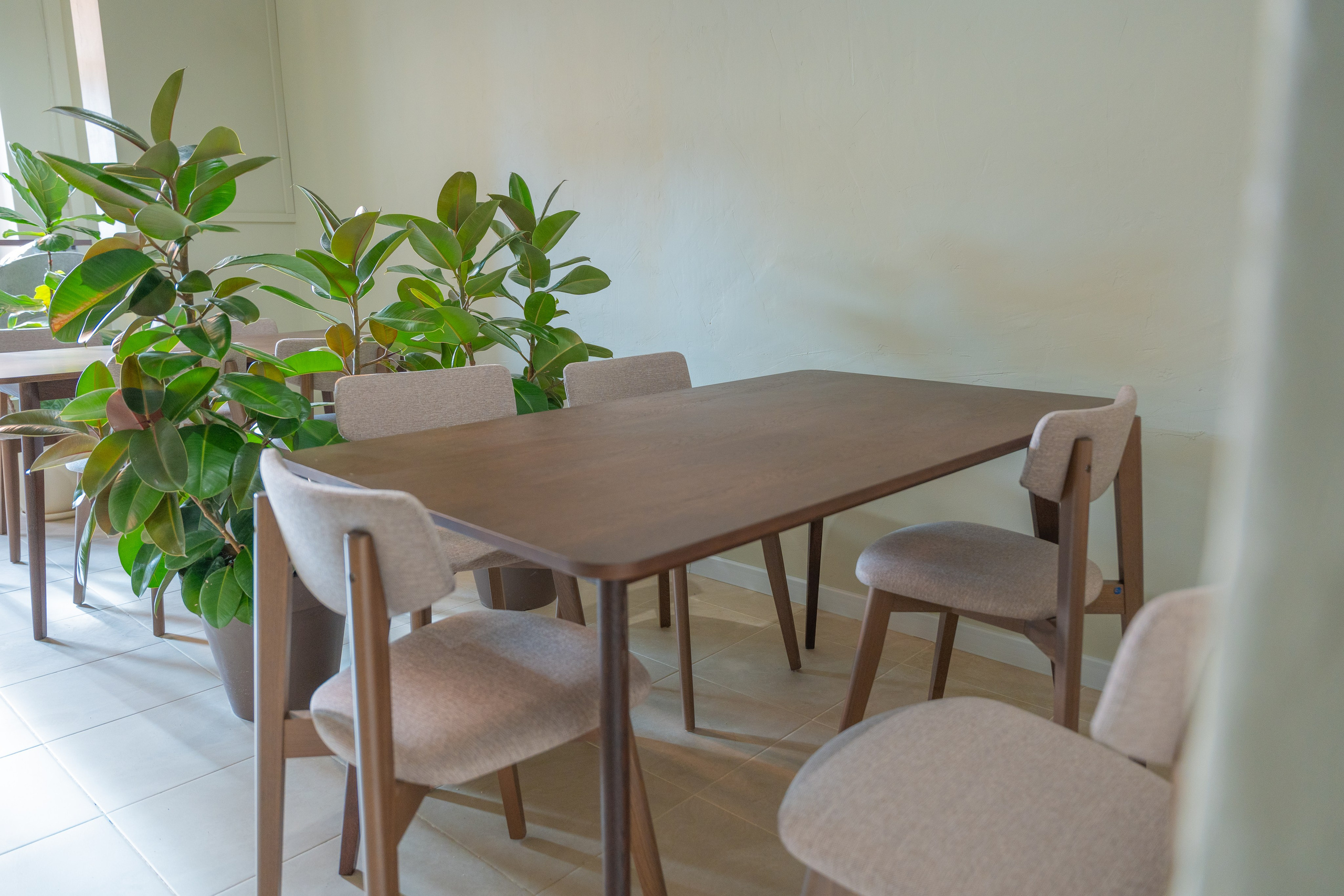 Интерьерная фотосъемка кофейни Love and Coffee — уютное место в Краснодаре Профессиональная фотосъемка интерьера кофейни в Краснодаре — Love. Шедевры для Вас! Фотограф и Видеограф в Краснодаре Пахиев Руслан