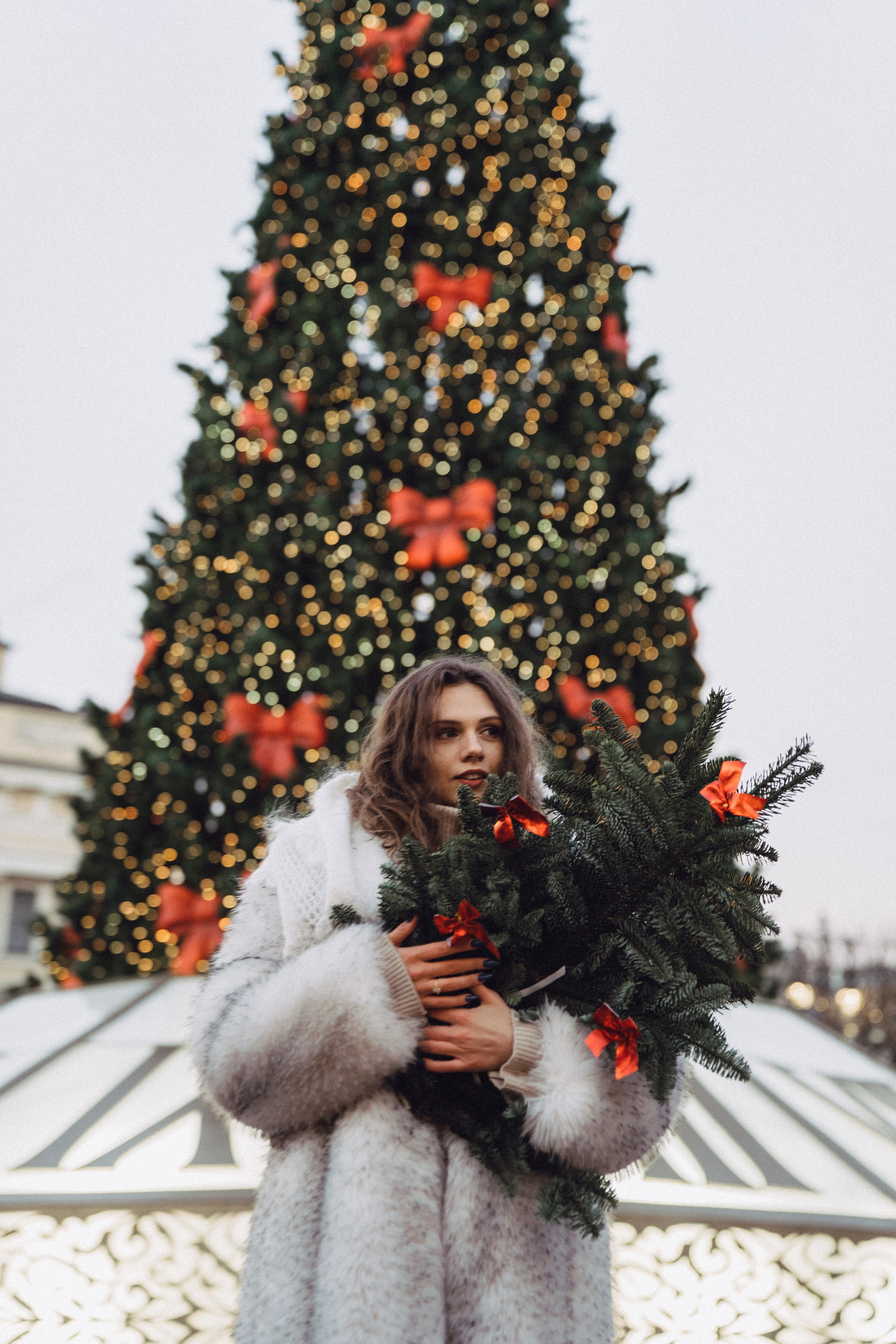ПРОГУЛКА НА МАНЕЖНОЙ ПЛОЩАДИ ДЛЯ ДЕВУШКИ ПЕРЕД НОВЫМ ГОДОМ (НОВОГОДНЯЯ ФОТОСЕССИИЯ НА МАНЕЖНОЙ ПЛОЩАДИ). Профессиональный фотограф, Санкт-Петербург — Виктория Богомолова