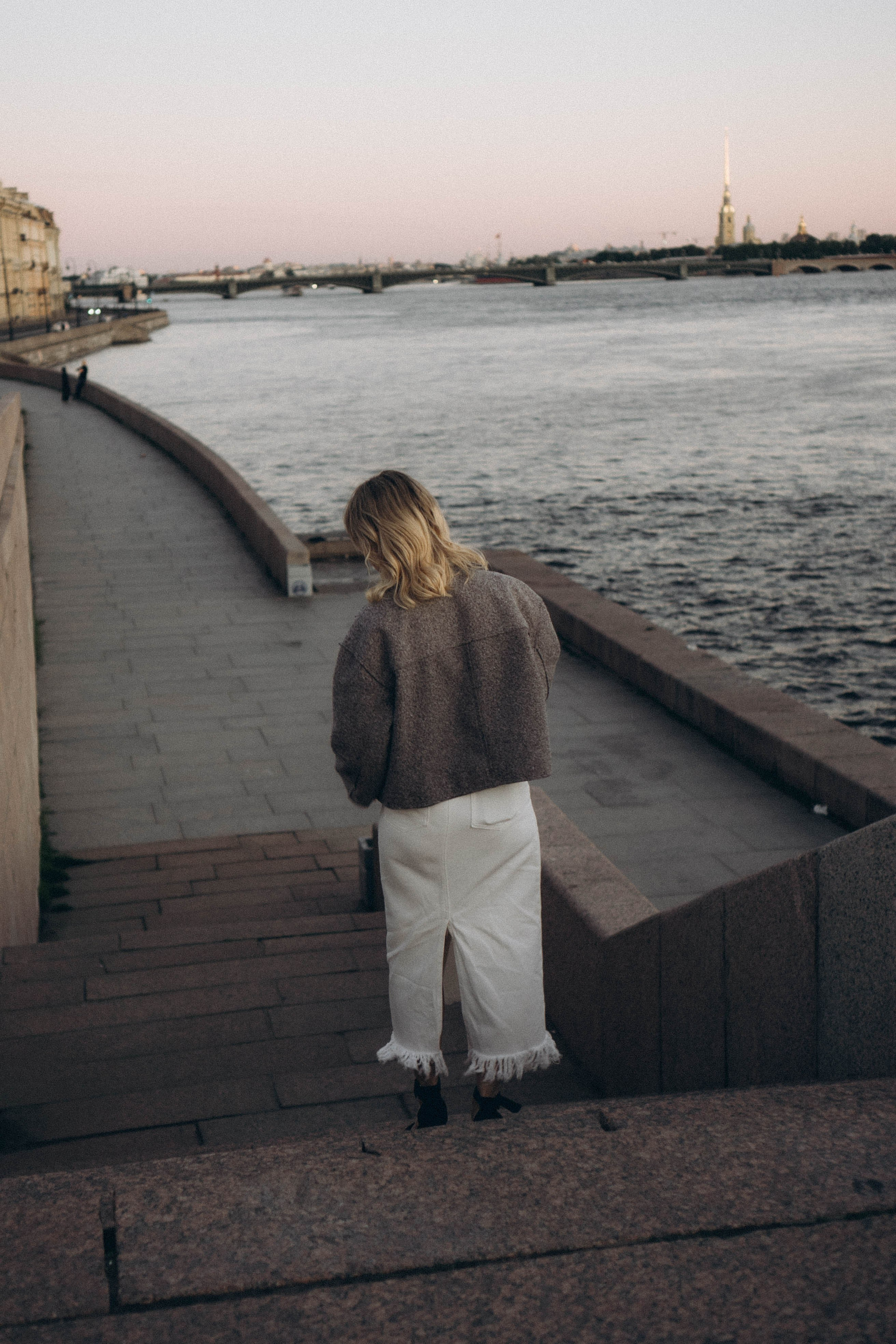 ПРОГУЛКА ПО ГОРОДУ В БЕЛЫЕ НОЧИ (другой вариант). Профессиональный фотограф, Санкт-Петербург — Виктория Богомолова