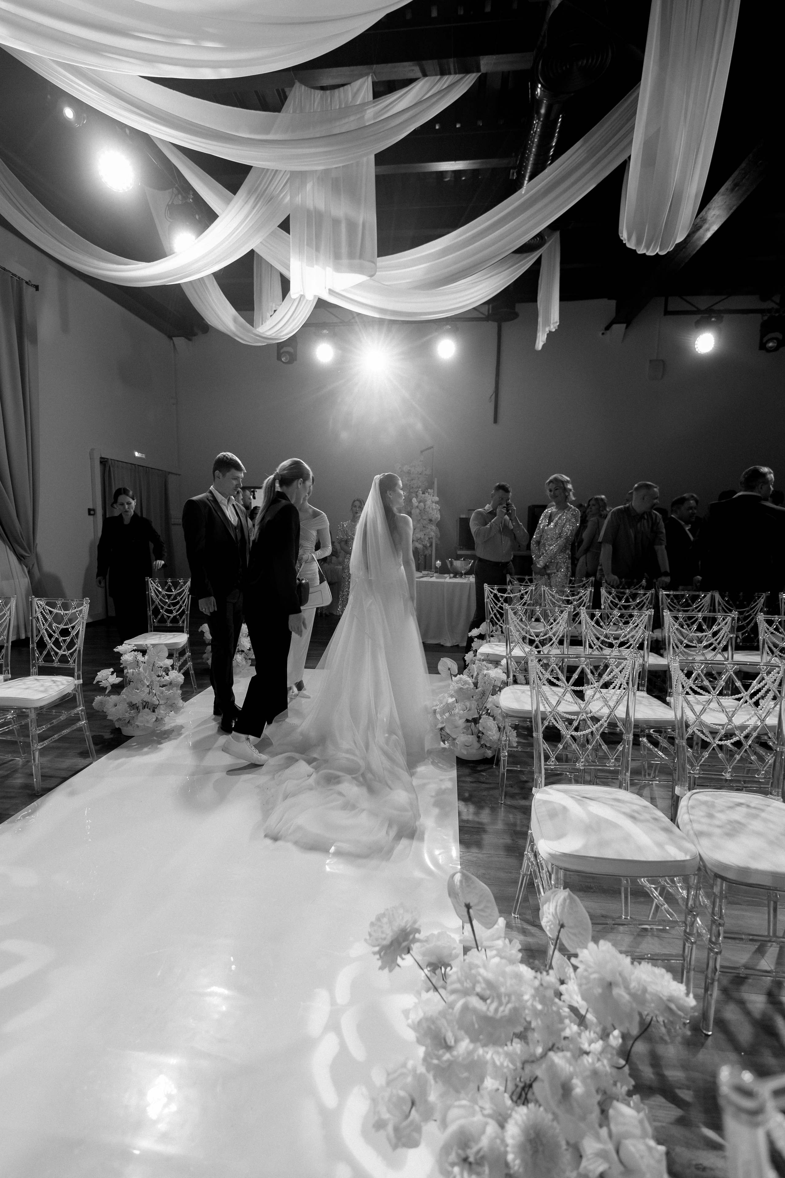 СВАДЕБНАЯ СЬЕМКА СБОРОВ В ОТЕЛЕ И ВЫЕЗД НА ЦЕРЕМОНИЮ (СНЯТО В СИБИРЕ В НИЖНЕВАРТОВСКЕ). Профессиональный фотограф, Санкт-Петербург — Виктория Богомолова