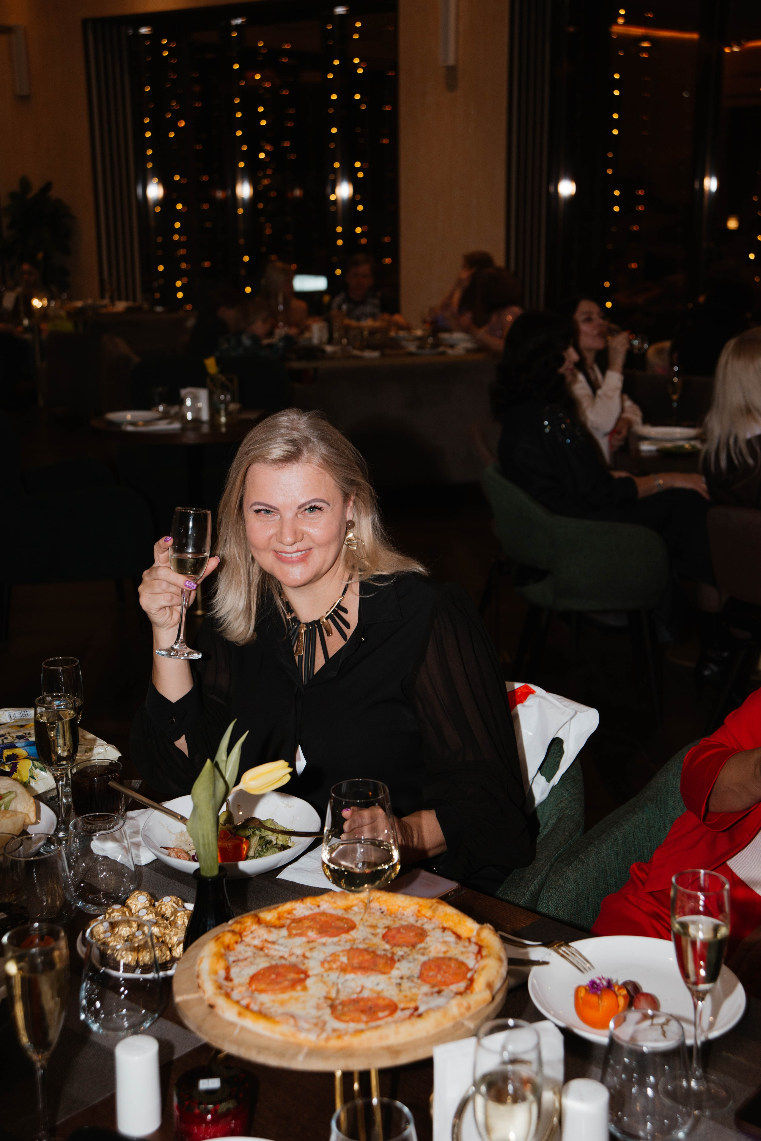 Праздник в стенах клубного пространства «Своя Среда». Ксения Glossa. Портретный и репортажный фотограф в Самаре