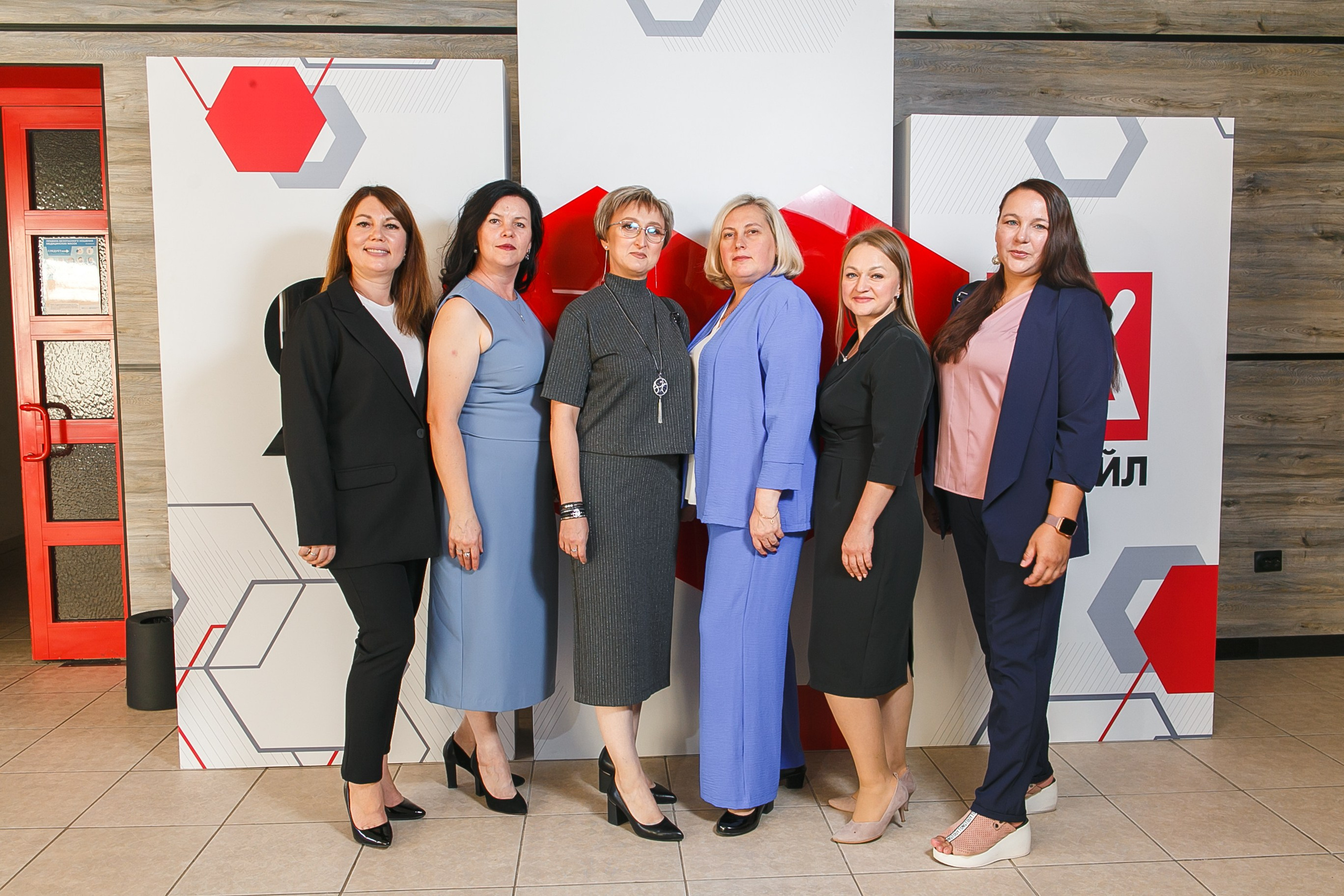 Фотозона на корпоративном мероприятии Лукойла в ДК Царицын. Событийный фотограф Максим Бескоровайновнов