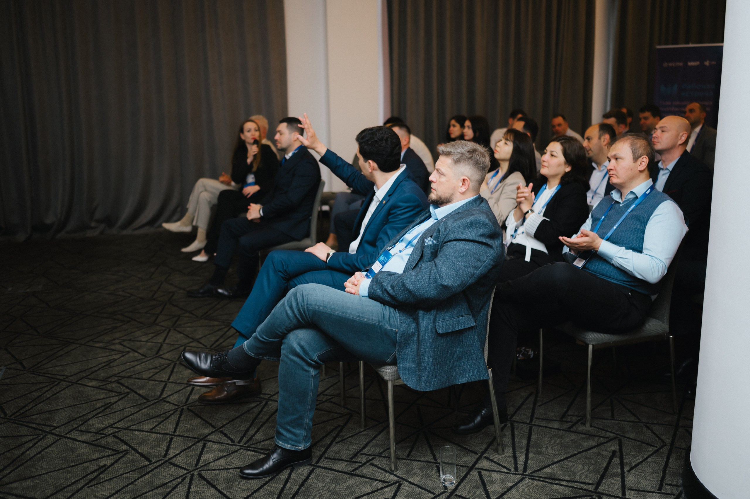 Корпоративы (сборник). Komonev