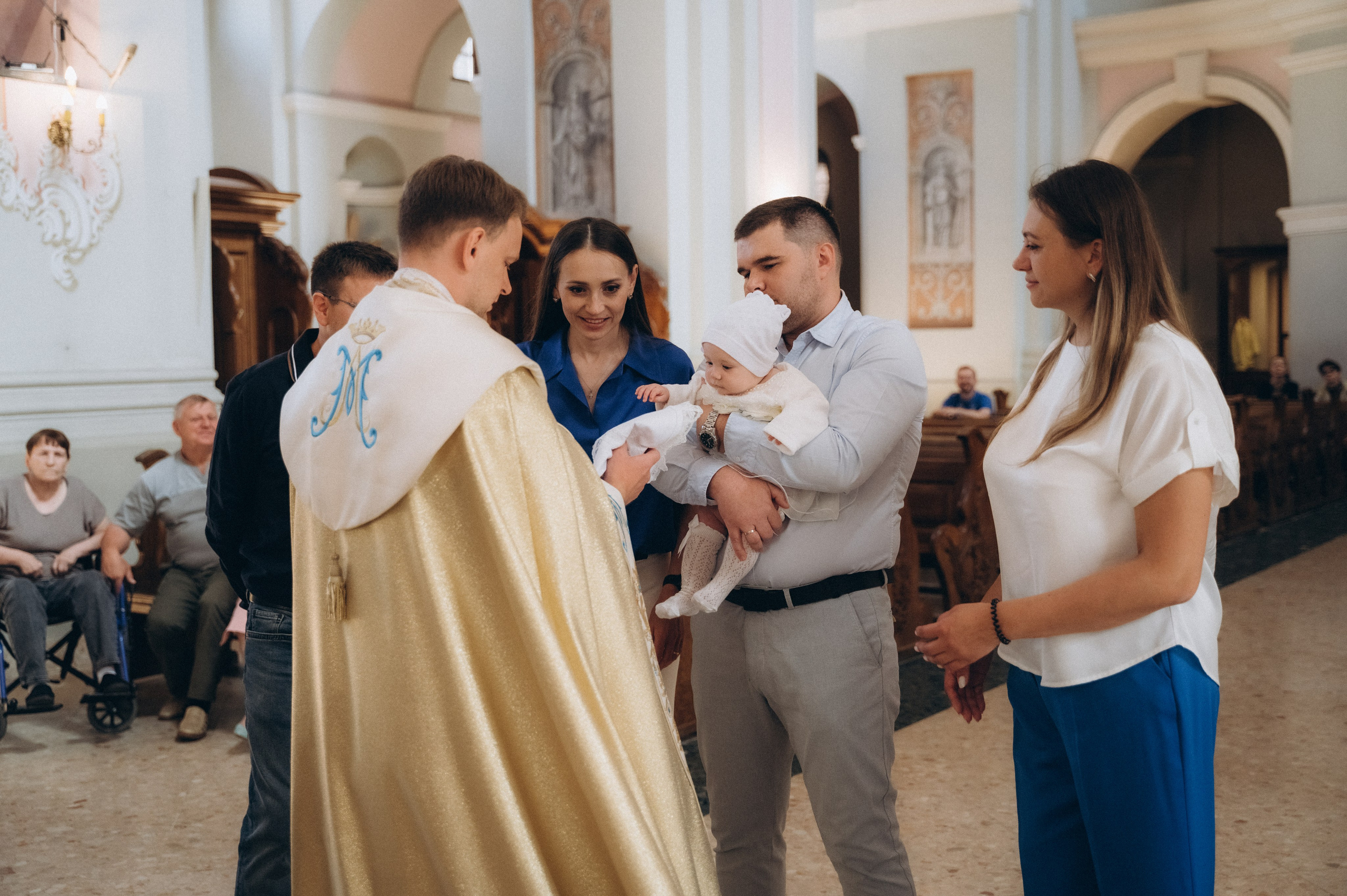 Крещение Василисы Архикафедральный костел Имени Пресвятой Девы Марии. Семейный фотограф в Минске Дарья Дреко