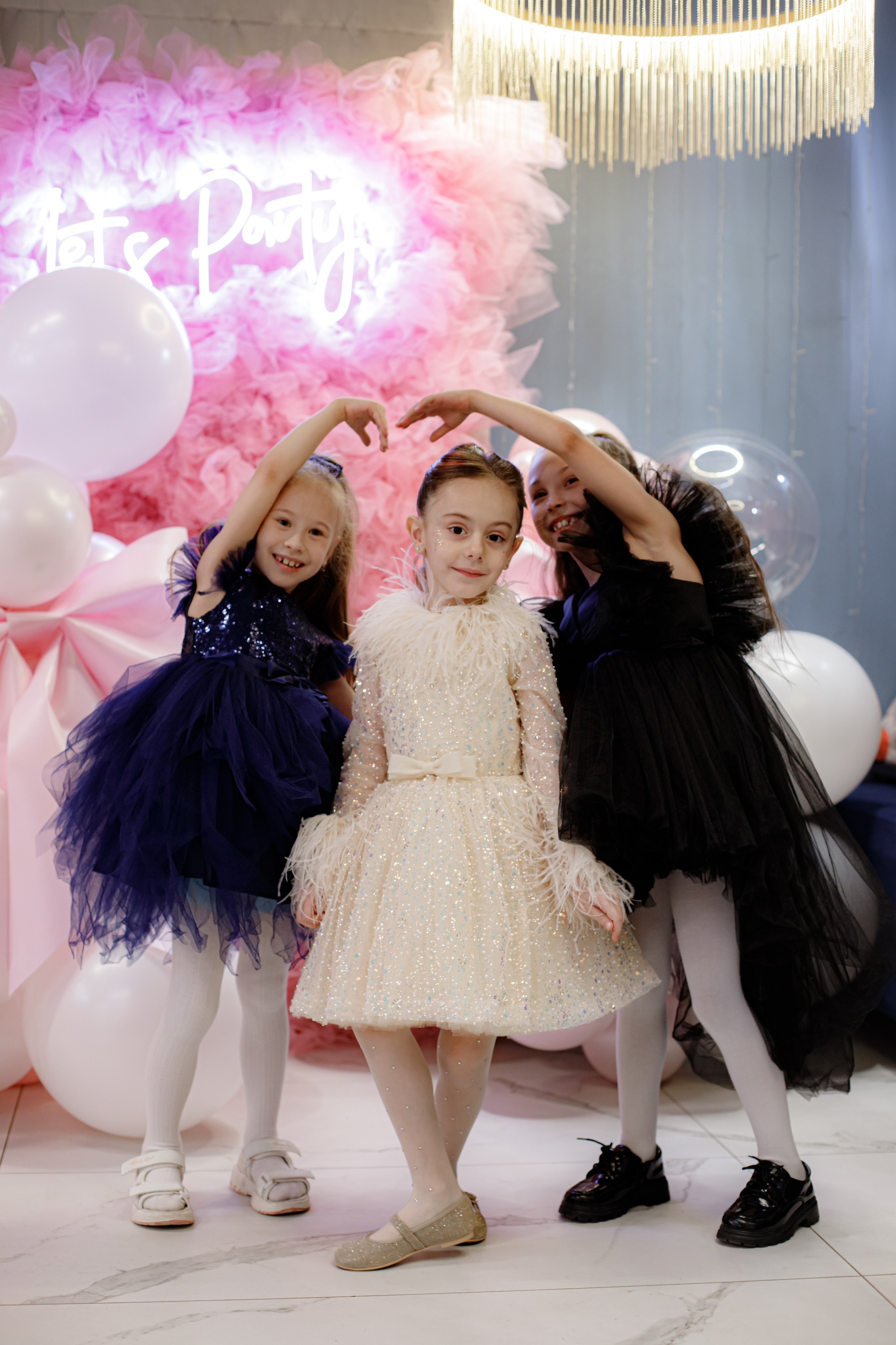 ASIA'S BIRTHDAY PARTY. Photokarish