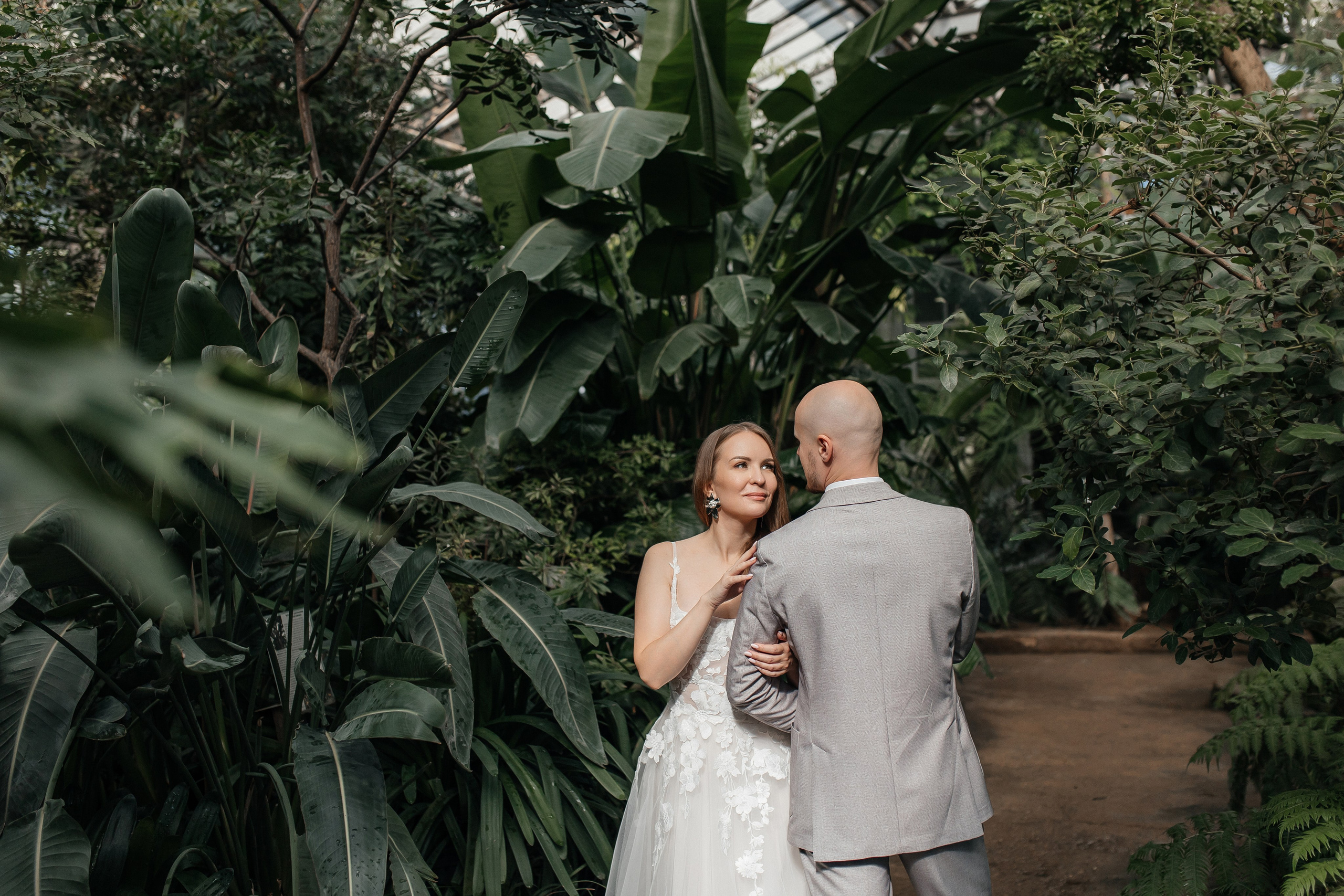 Свадебная фотосессия в Старой фондовой оранжерее Ботанического сада