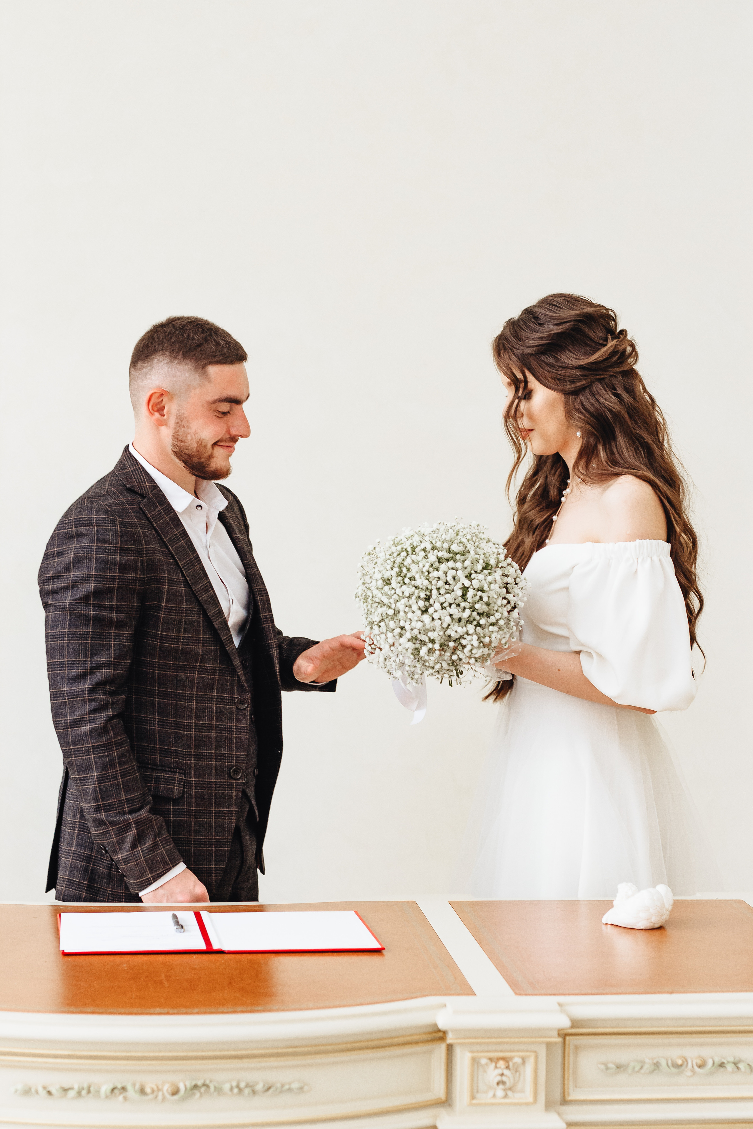 Артур и Зоя. Загс и прогулка. Фотограф Мария Новоселова. Сургут