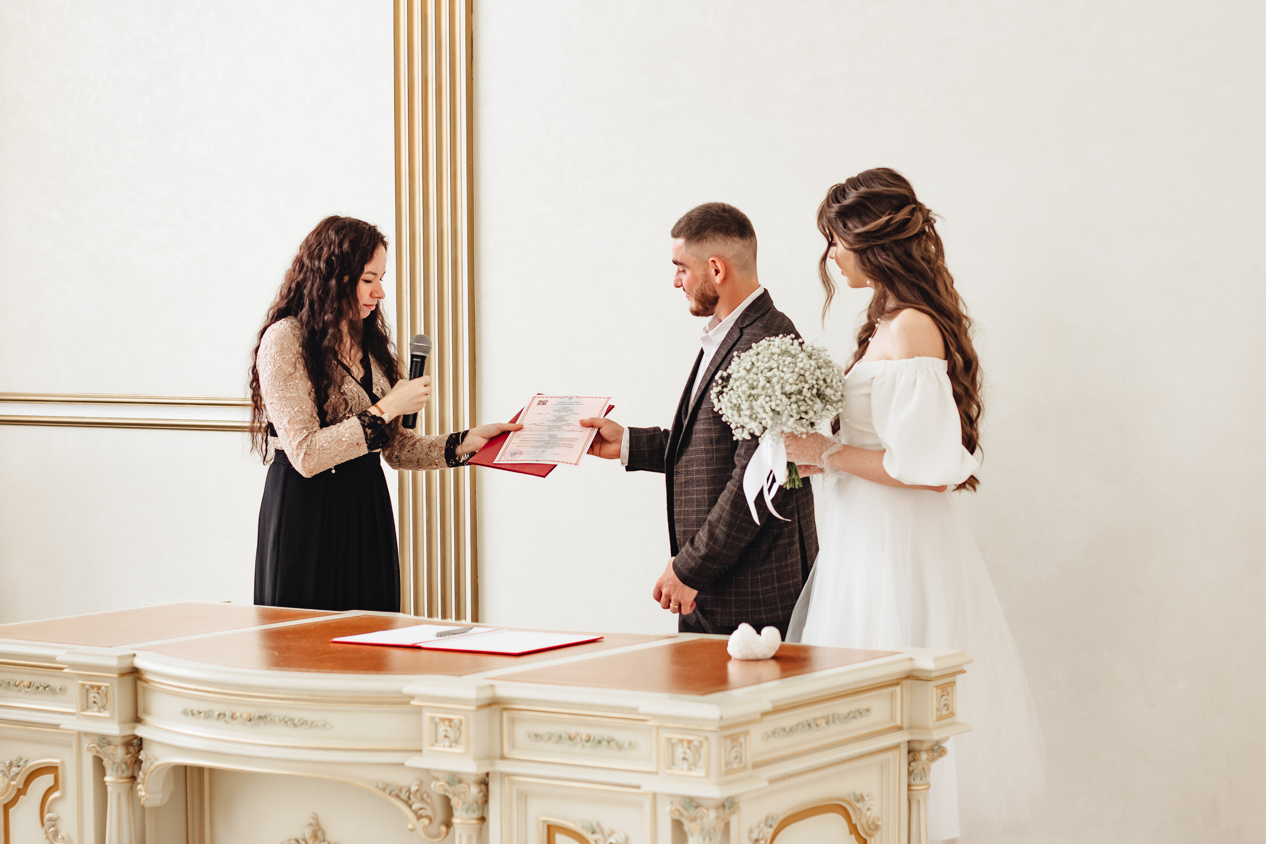 Артур и Зоя. Загс и прогулка. Фотограф Мария Новоселова. Сургут