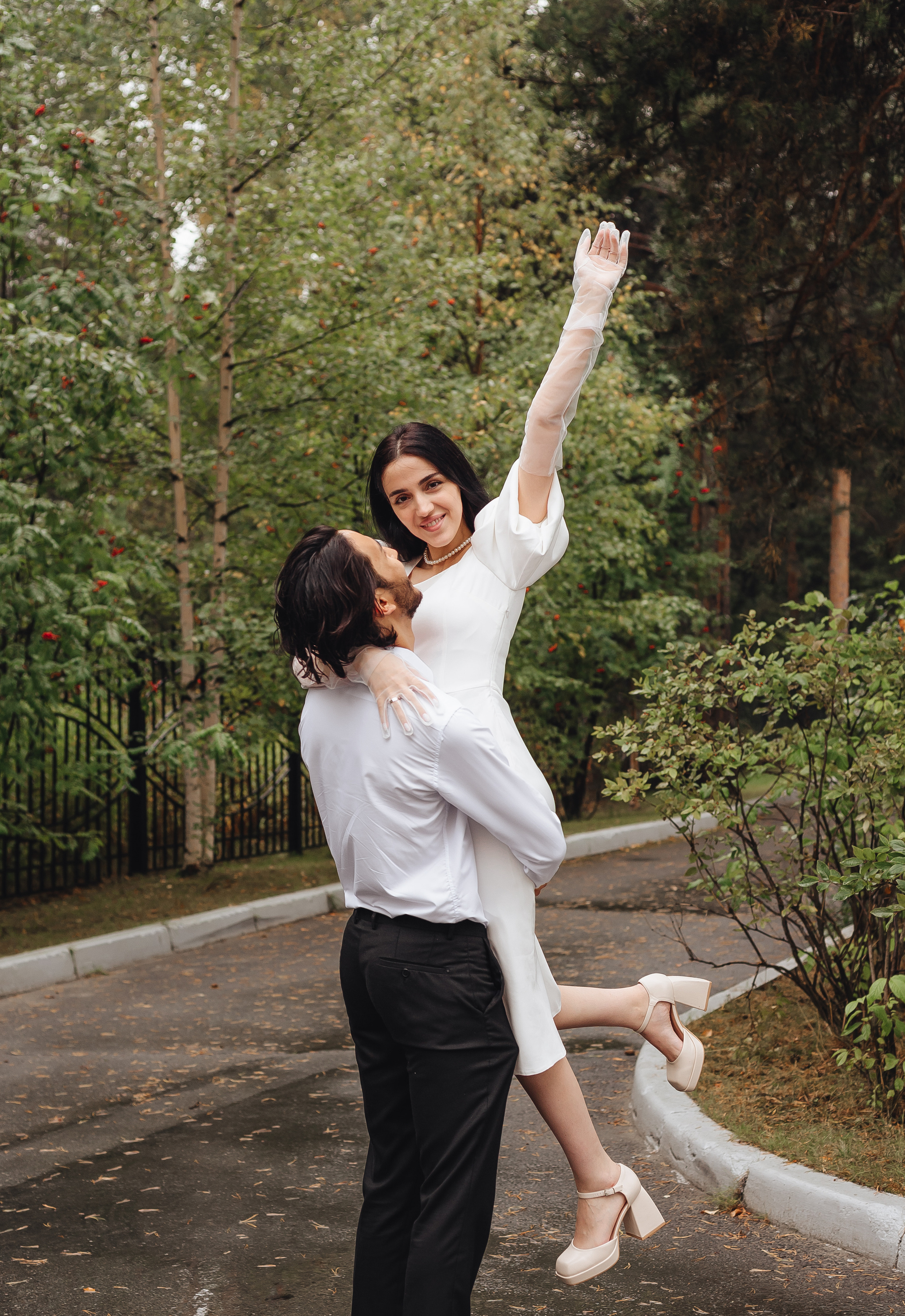 Шерзод и Хуршеда. Неторжественная роспись и прогулка. Фотограф Мария Новоселова. Сургут