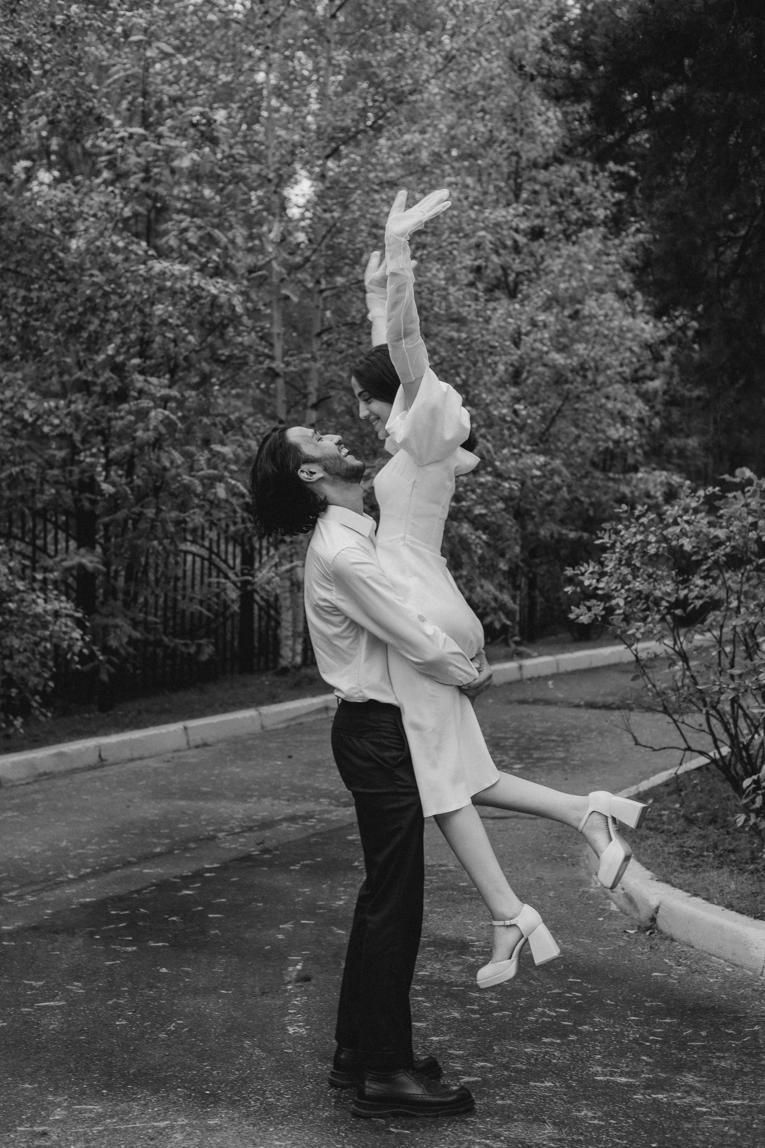 Шерзод и Хуршеда. Неторжественная роспись и прогулка. Фотограф Мария Новоселова. Сургут