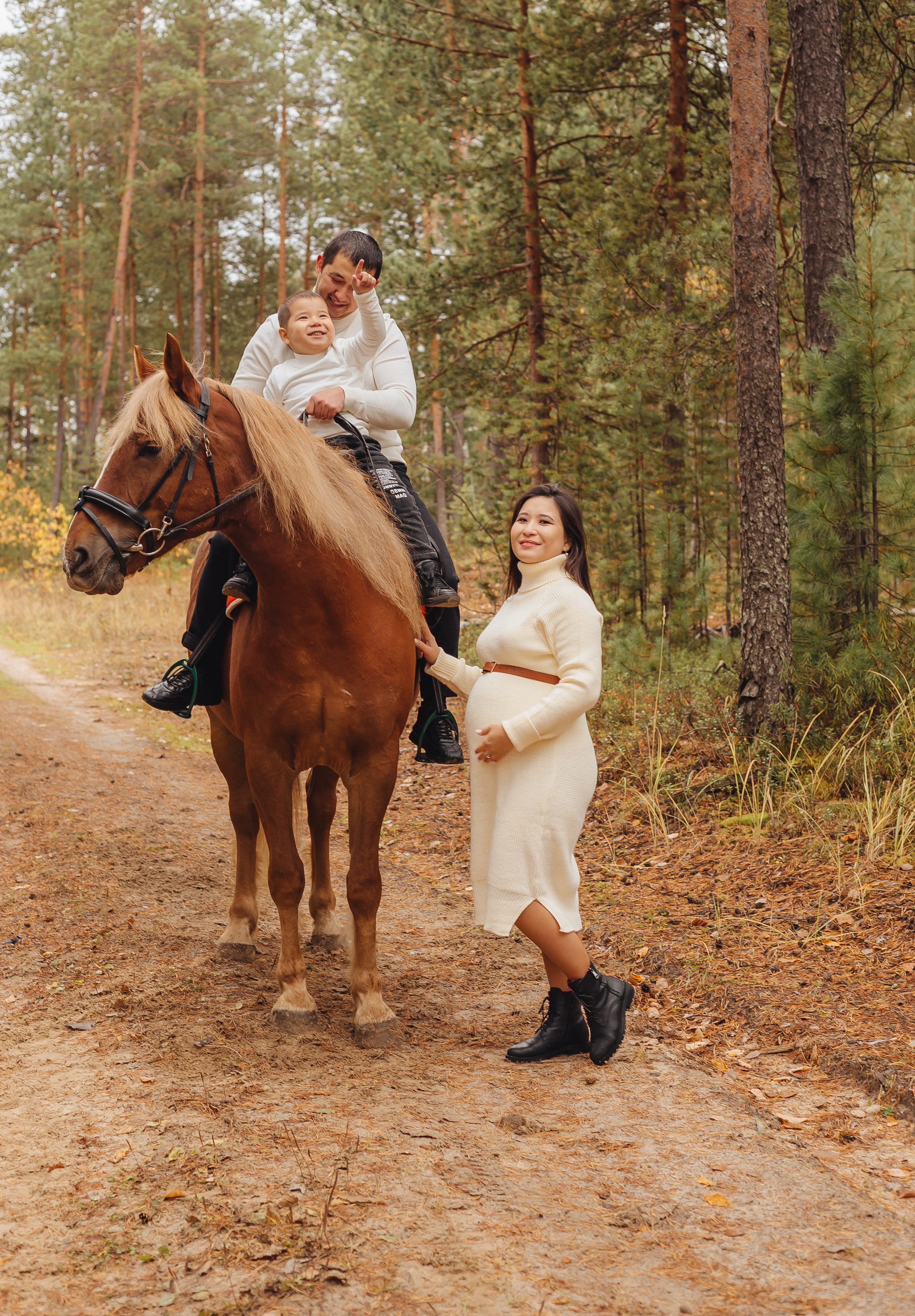 Прогулка с лошадью. Фотограф Мария Новоселова. Сургут