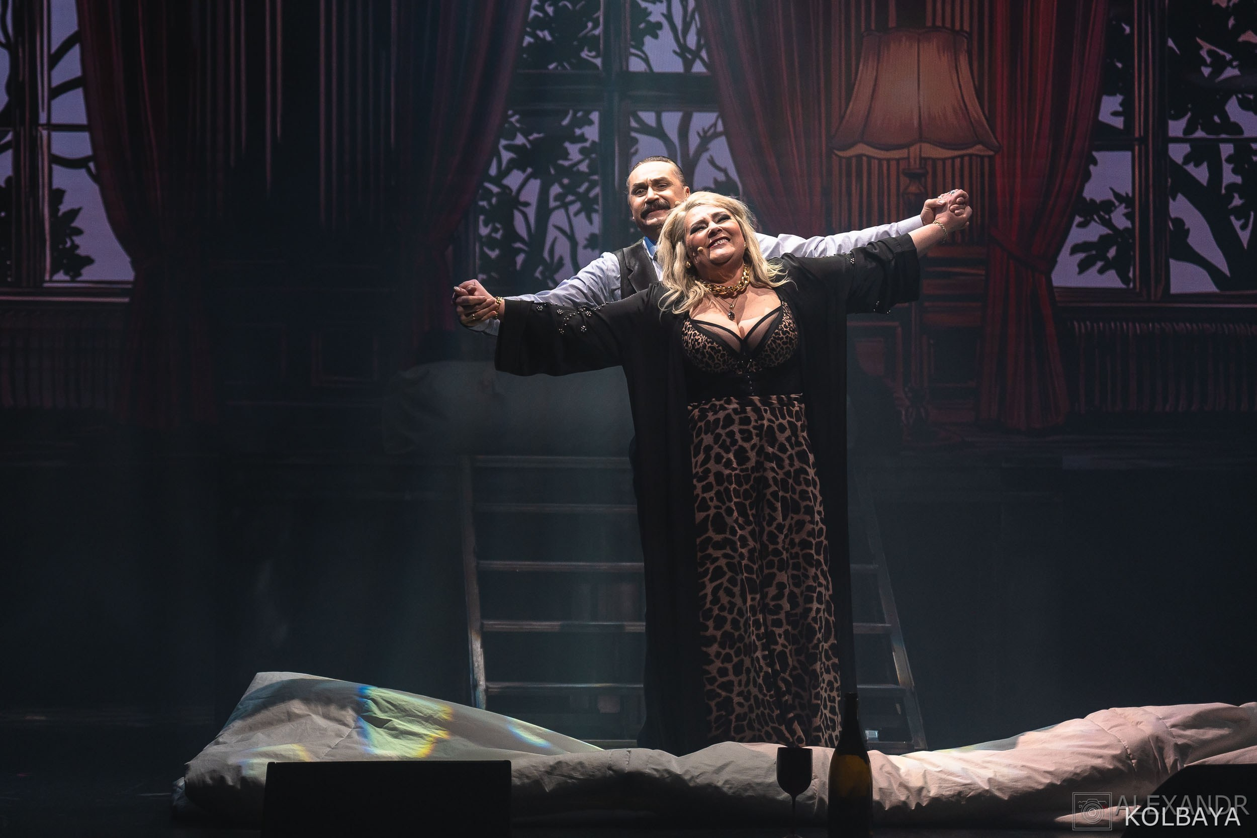 Фотографии со спектакля «Однажды в городе N». Концертный и театральный репортажный фотограф в Москве Александр Колбая