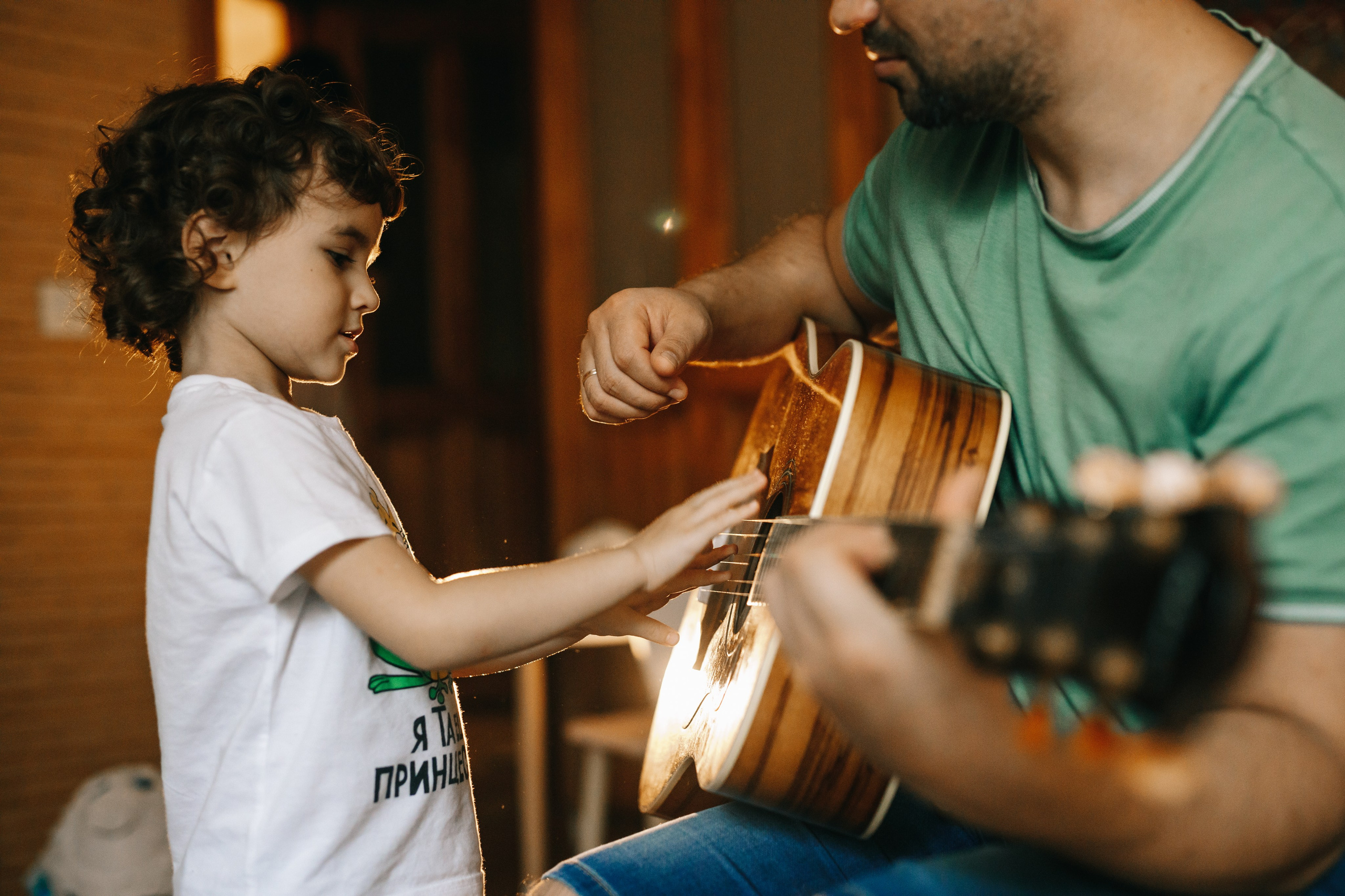 Пример семейной фотосессии дома. Дмитрий Мартьянов семейный фотограф в Санкт-Петербурге