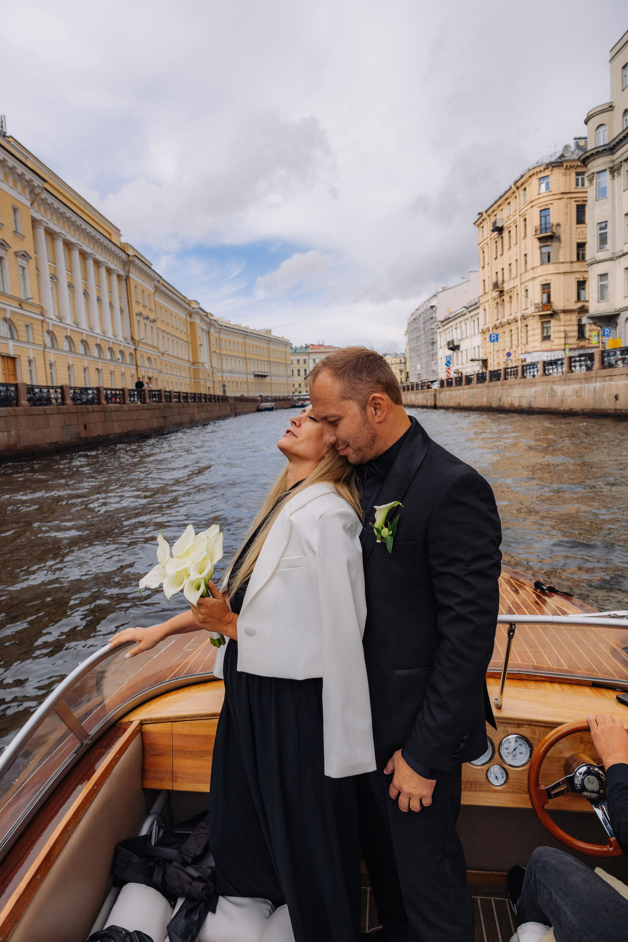 Прогулка на катере в Санкт-Петербурге